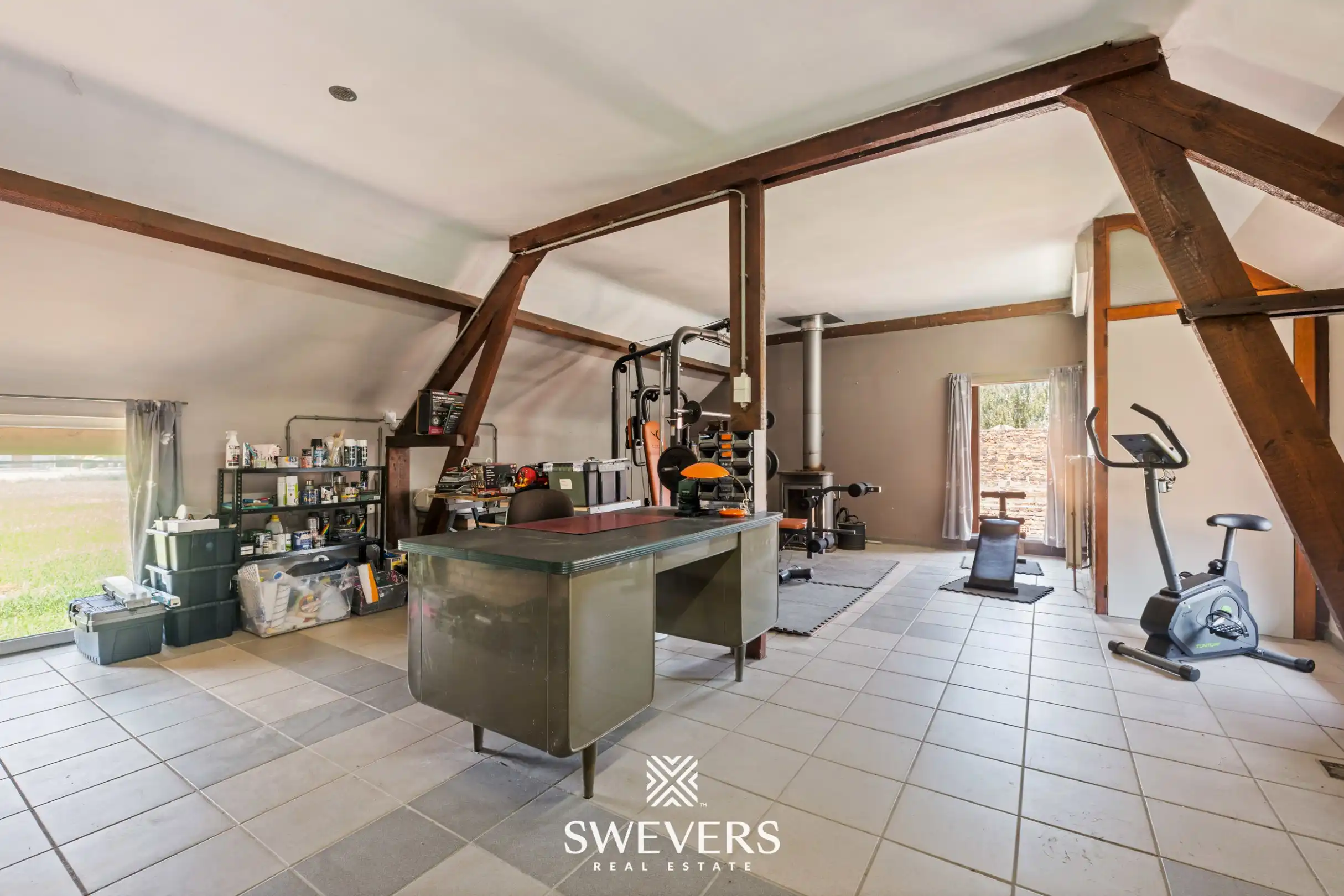 Zeer ruime woning met 5 slaapkamers, meerdere multifunctionele ruimtes en zeer ruime tuin foto 12