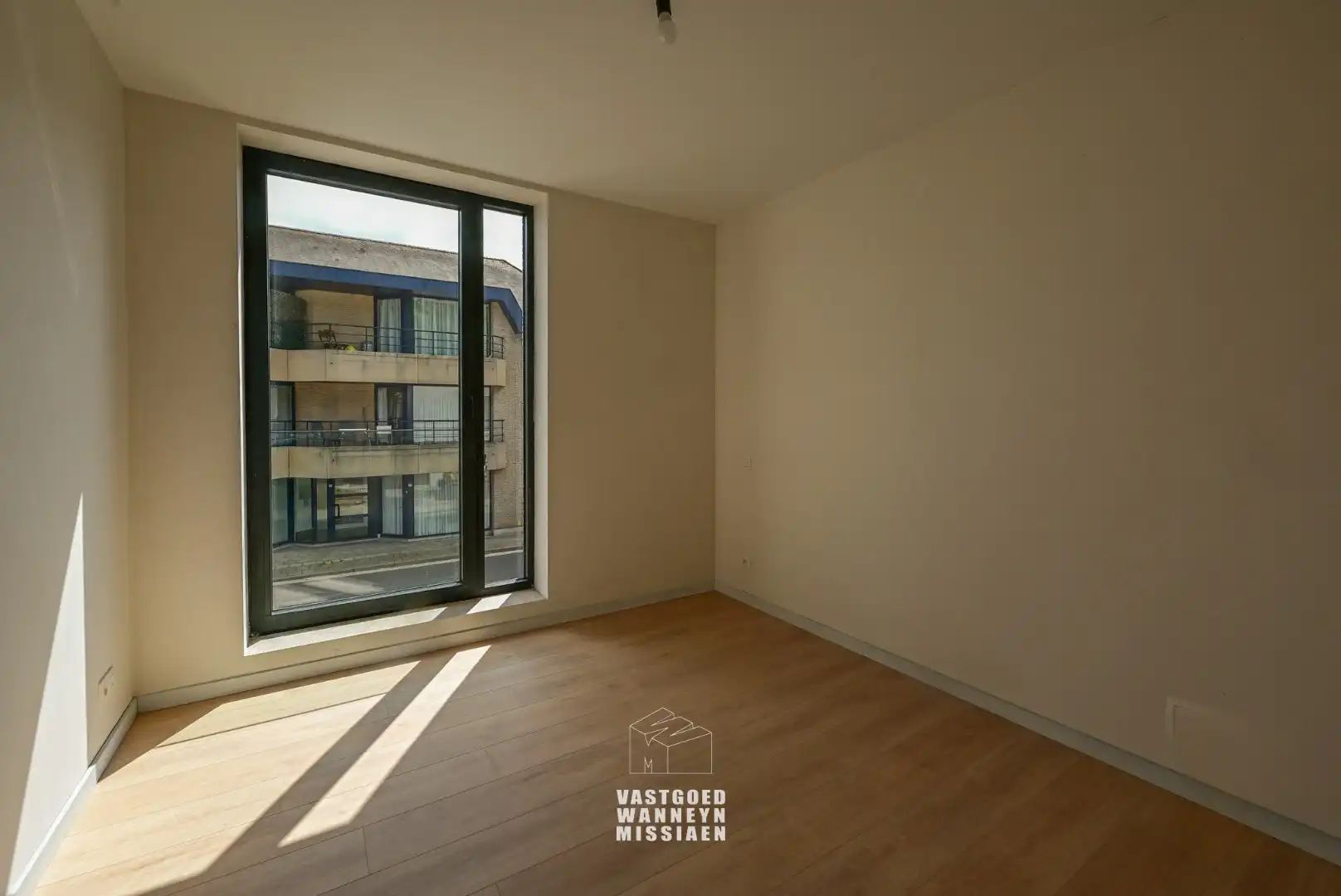 Moderne en energiezuinig nieuwbouw met 4 slaapkamers, tuin en garage foto 12