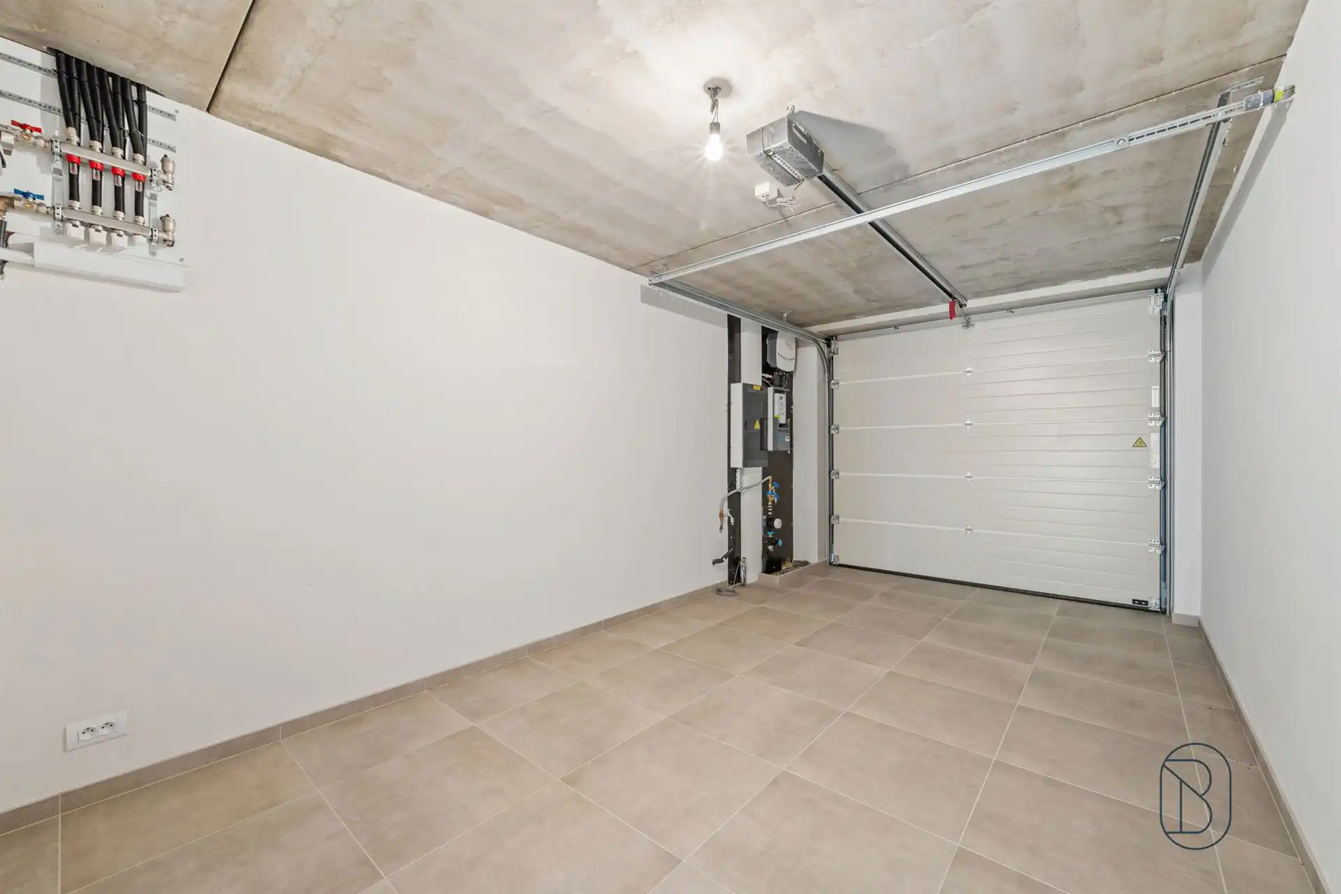 Kwalitatieve moderne ruime nieuwbouwwoning HOB met 3 SLK! foto 22