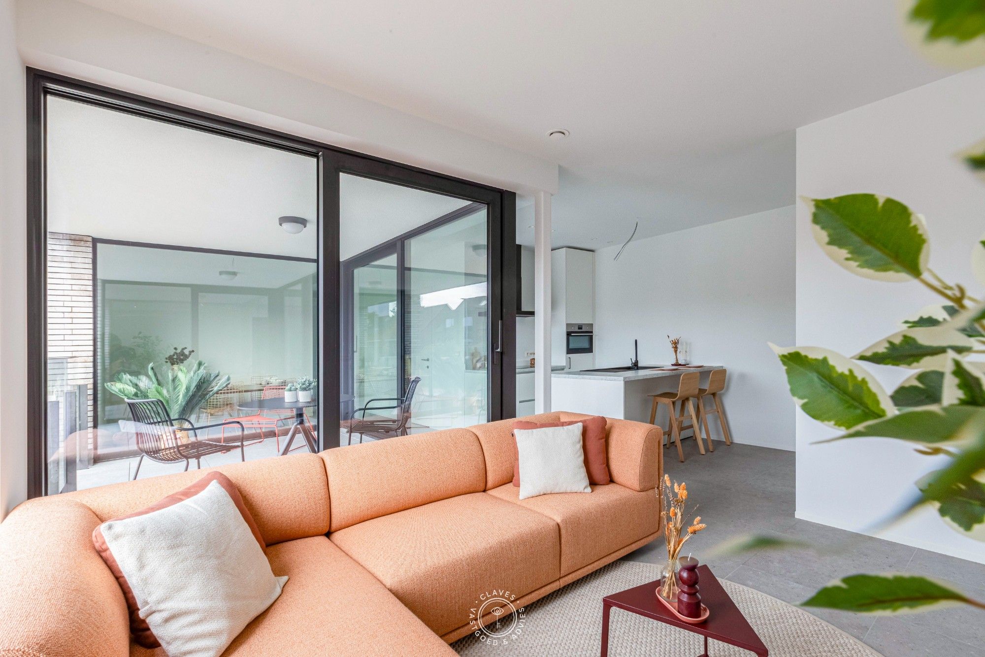 Prachtig appartement op de eerste verdieping met terras foto {{pictureIndex}}