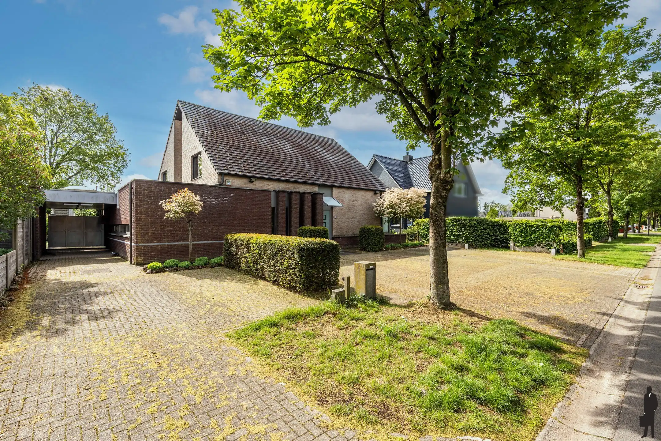 Vrijstaande, ruime gezinswoning met 5-7 slpk. en/of mogelijkheden tot kantoor - beroep aan huis foto 34