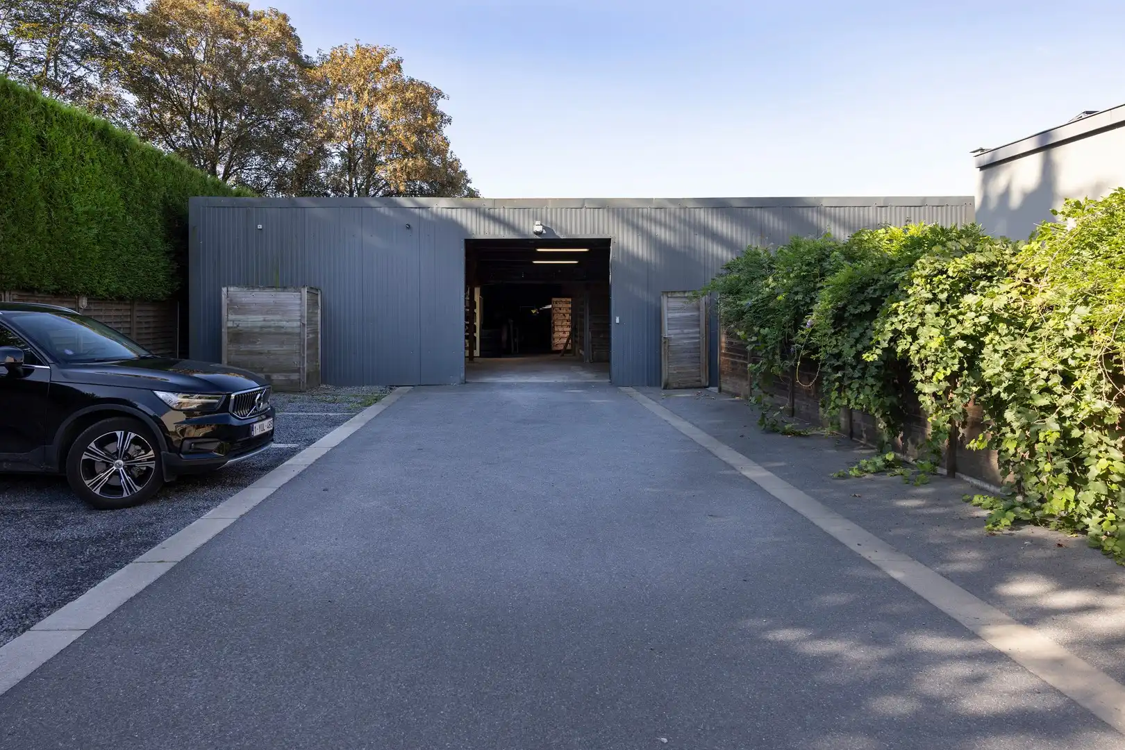 Handelspand, woning en Loods op commerciële ligging. foto 6