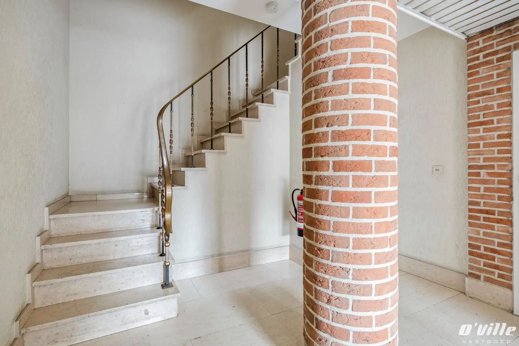 Gezellig en instapklaar 2-slaapkamerappartement met garagebox foto 2