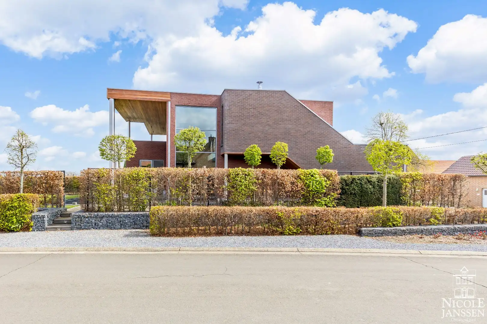 Zeer moderne en luchtige woning met twee slaapkamers gelegen op een rustige locatie foto {{pictureIndex}}
