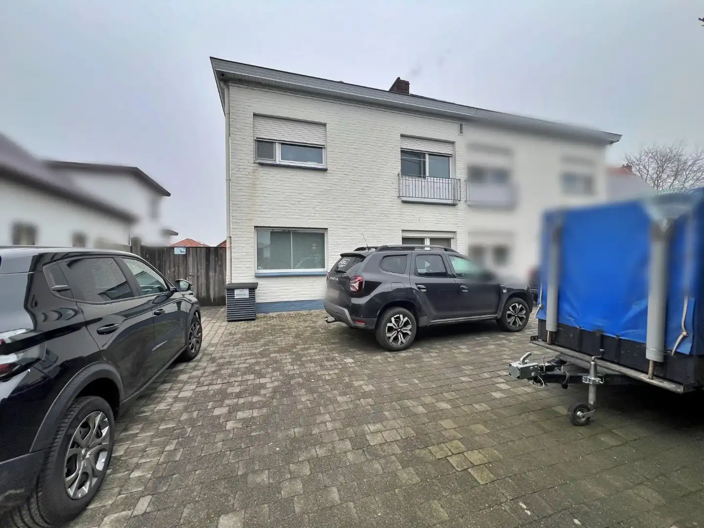 🏡 Halfopen woning met ruime tuin en garage te huur in Lievegem foto {{pictureIndex}}