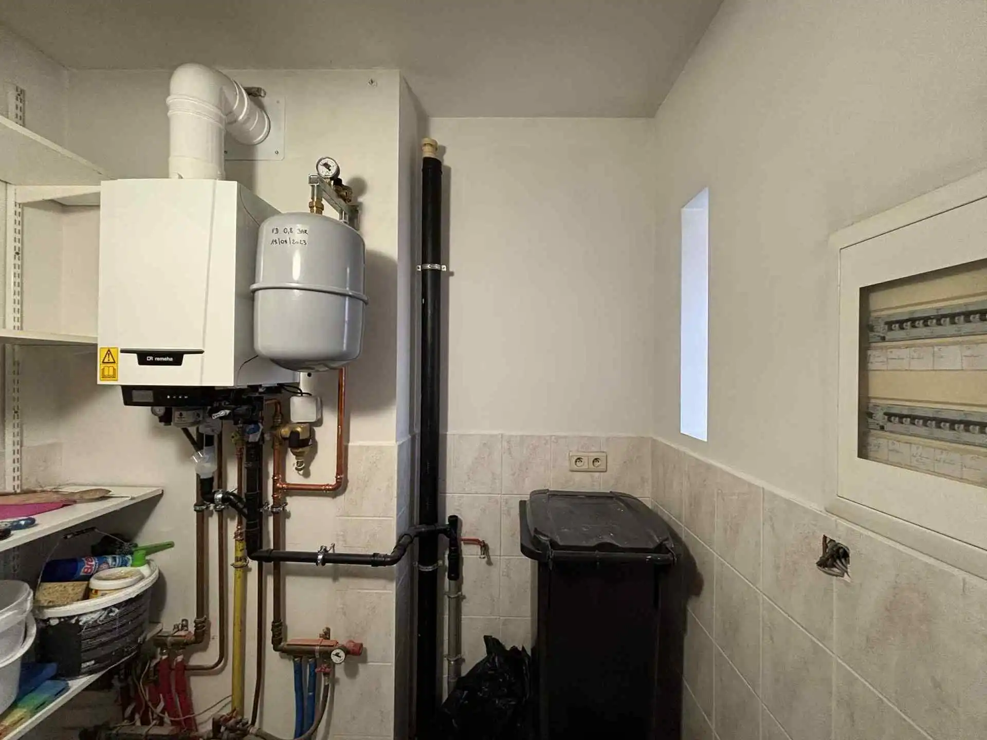 HERZELE - Ruim appartement vlakbij station foto 12