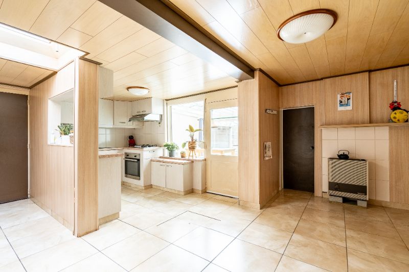 Halfopen woning met 3 slpks en garage foto 6