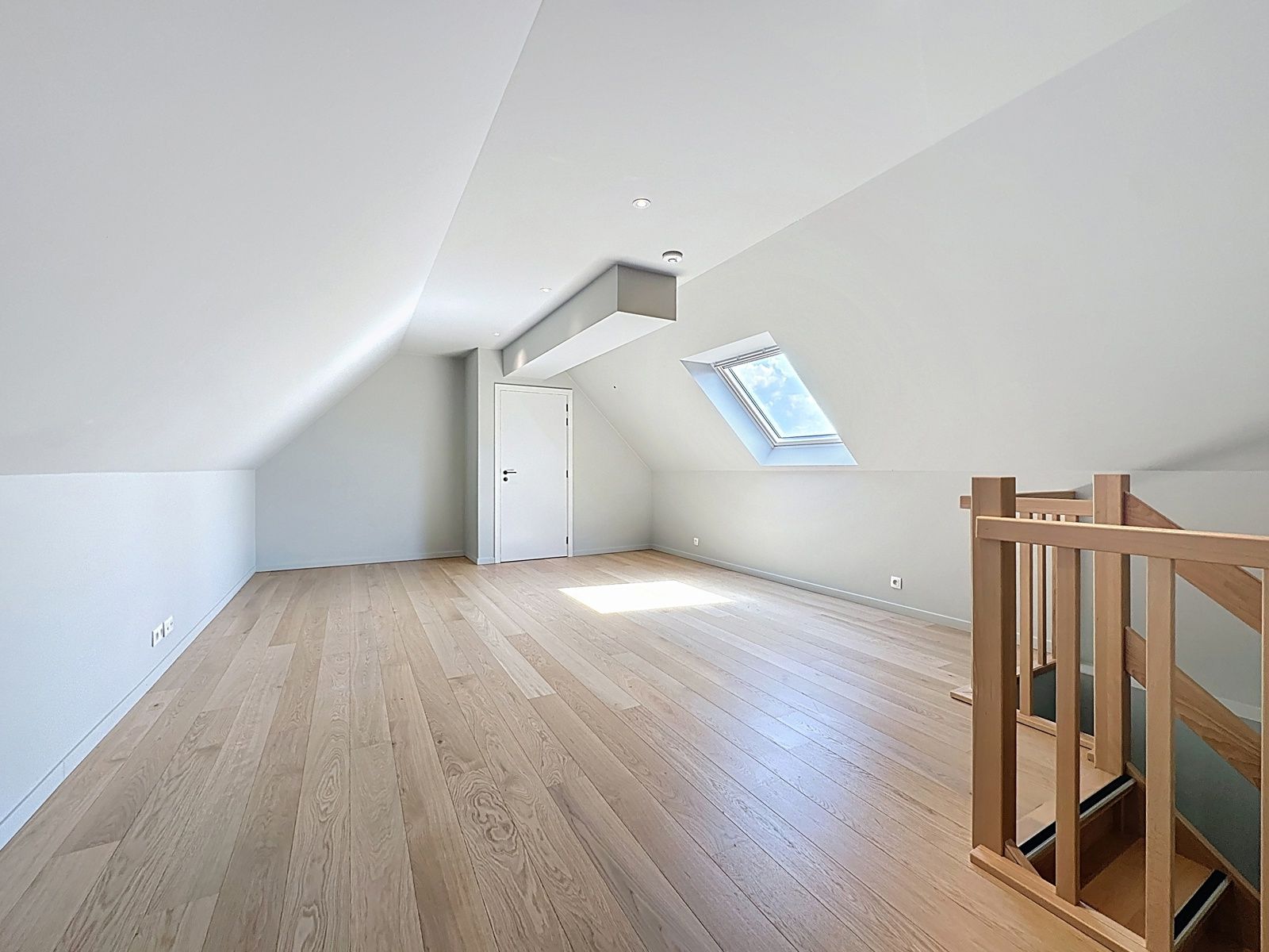 Luxueus afgewerkte driegevel-villa met 5 slaapkamers foto 23