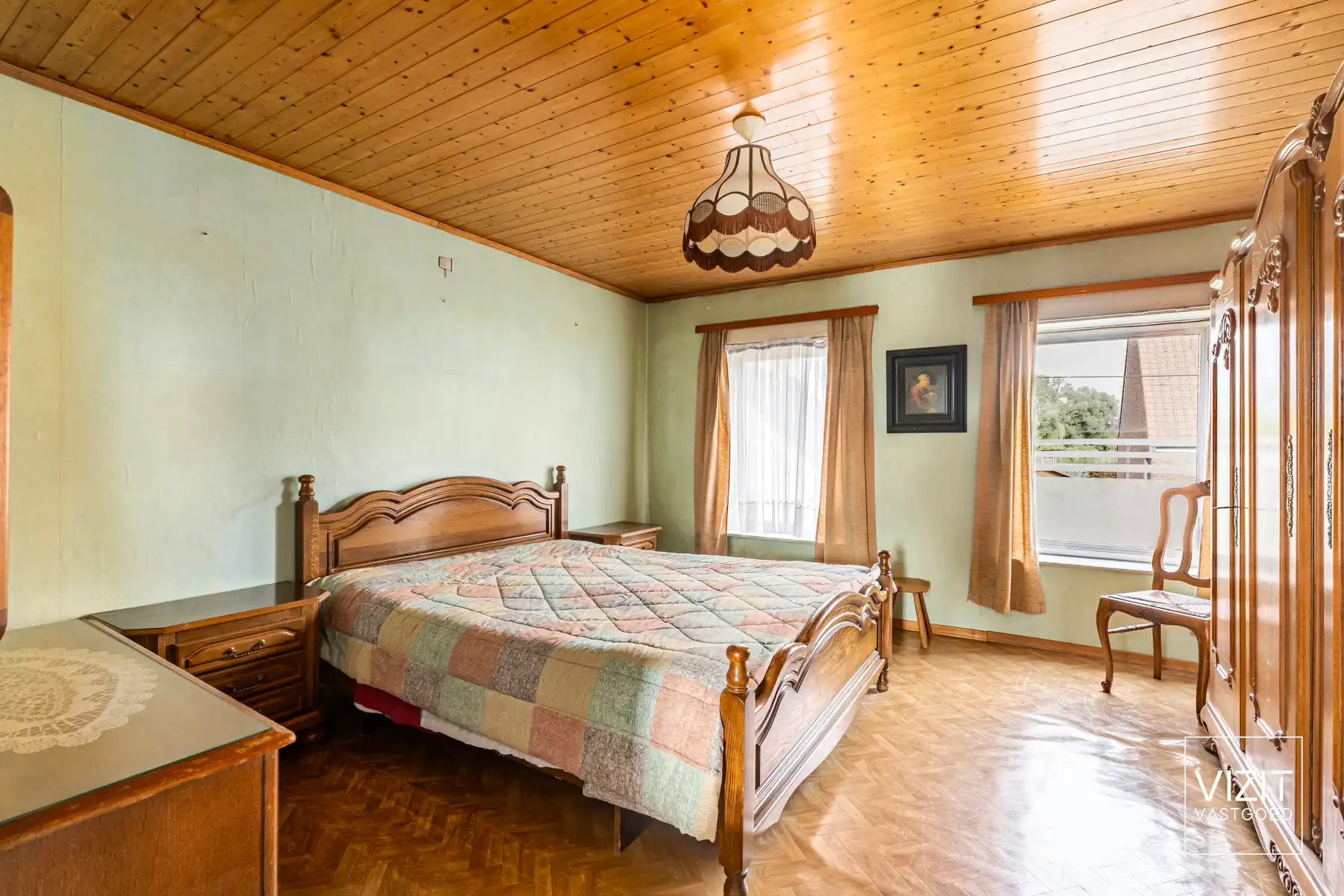 Te renoveren woning met ruime garage en tuin! foto 11