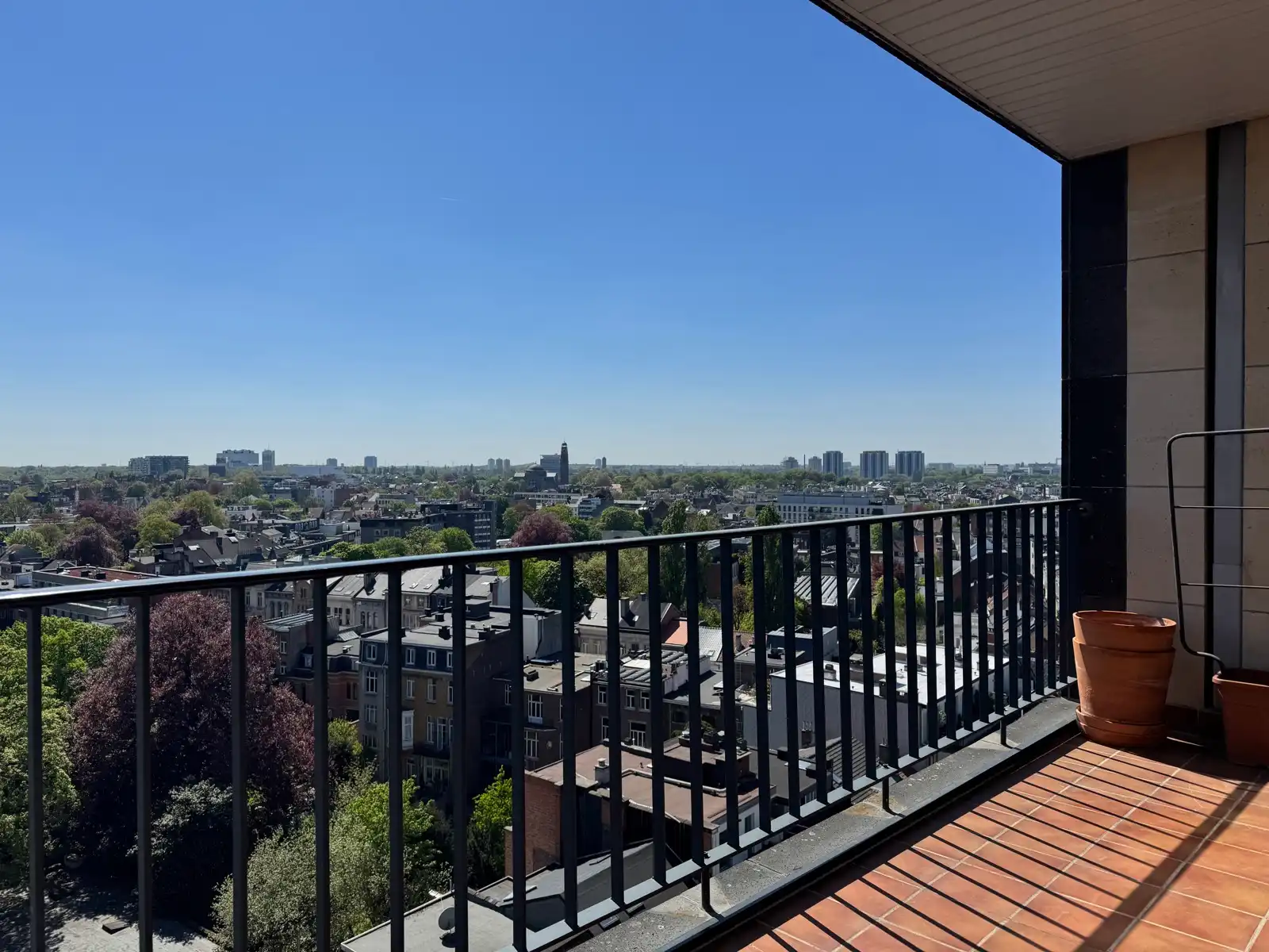 Ruim & lichtrijk  3 slaapkamer app. met Panoramisch Uitzicht foto 3