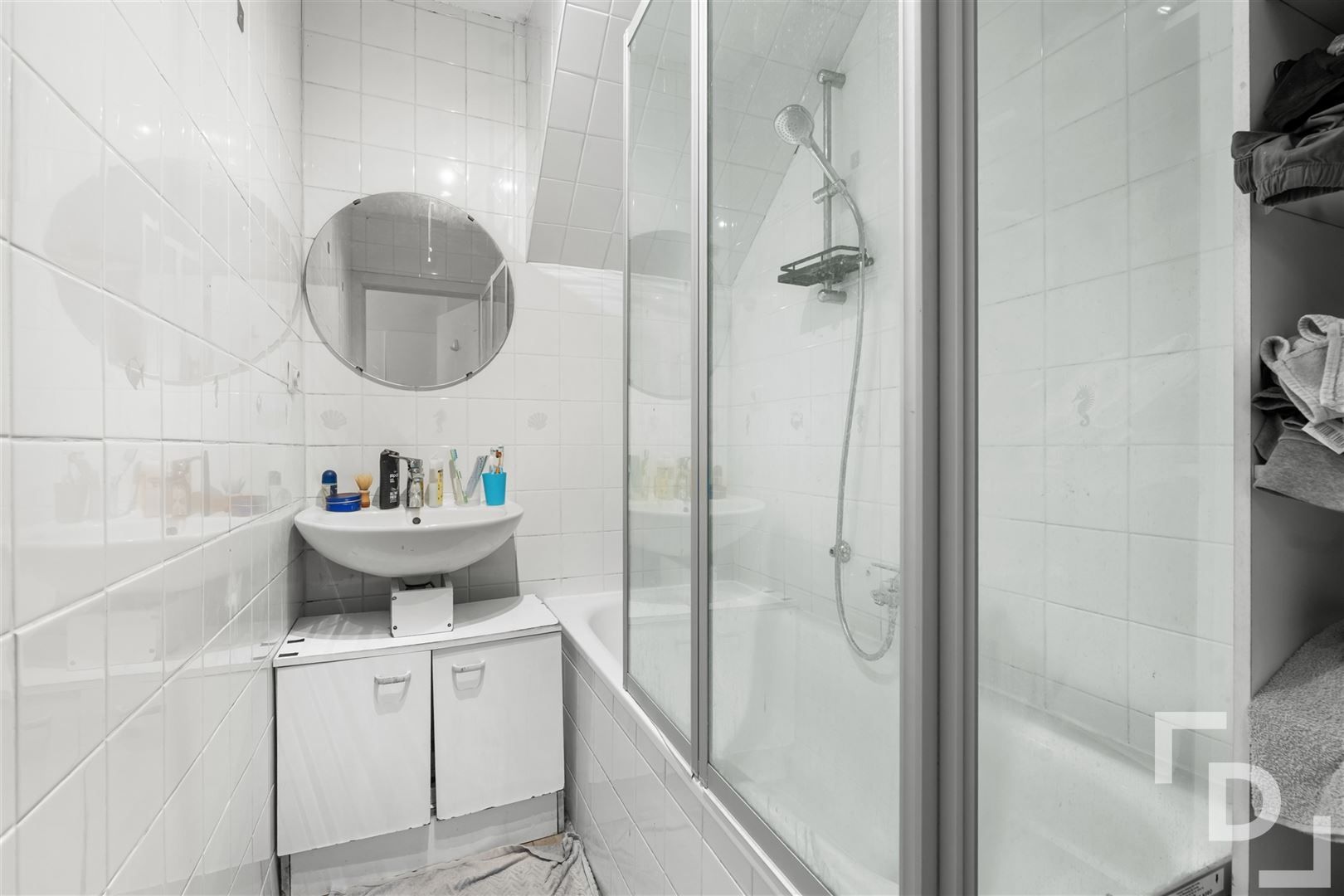 Op te frissen woning te koop in het centrum van Ieper. foto 6