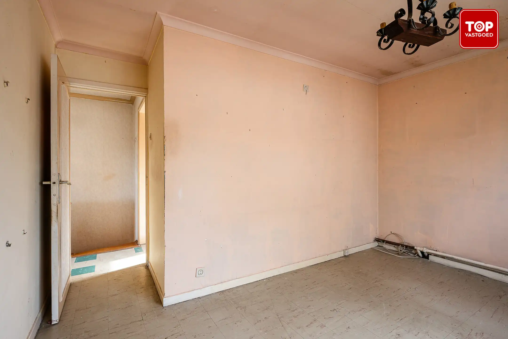 HOB met 3 slaapkamers en tuin foto 13