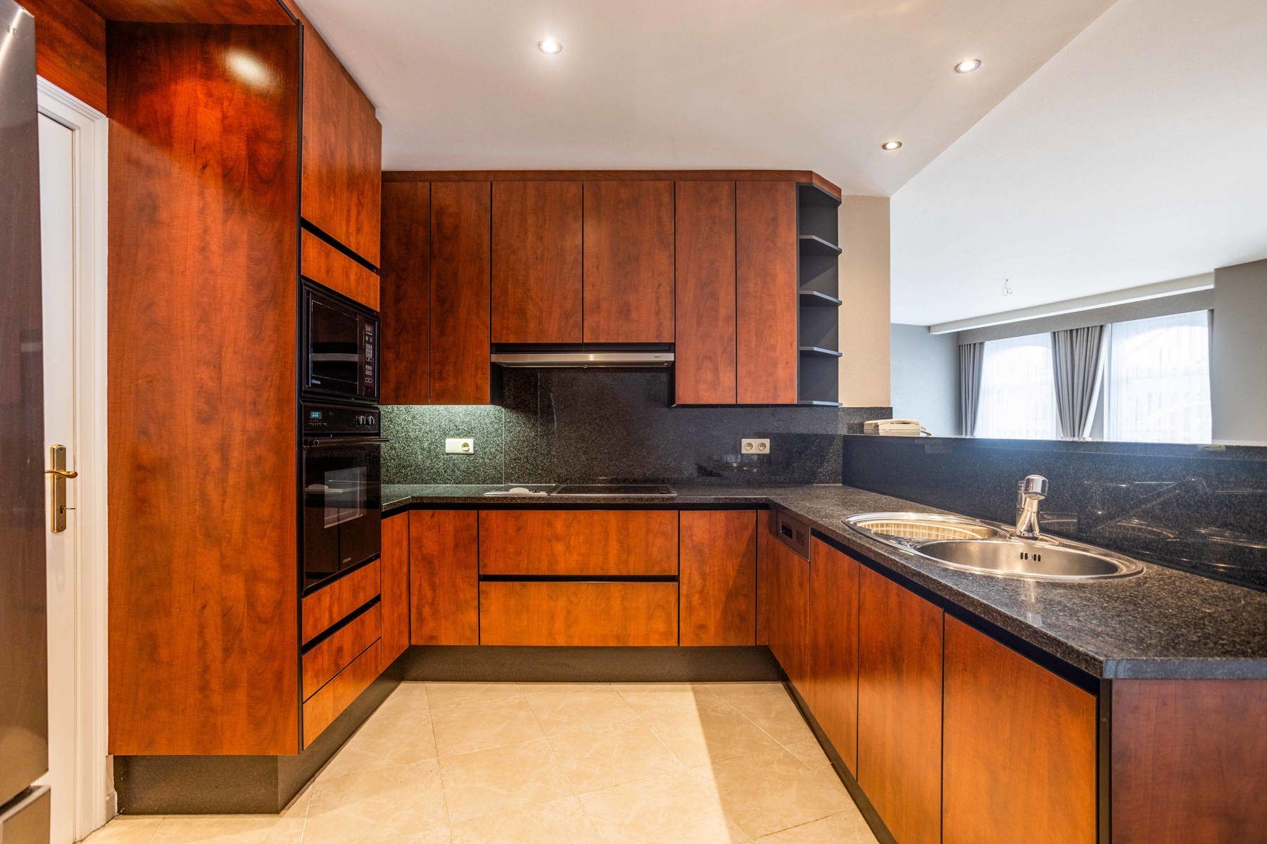 Zeer ruim appartement (124 m²) in centrum Aalst foto 6