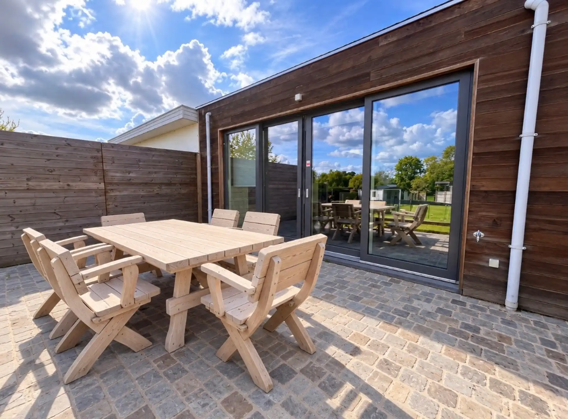 RUIME WONING MET 3 SLPK EN ZONNIGE TUIN. foto 18