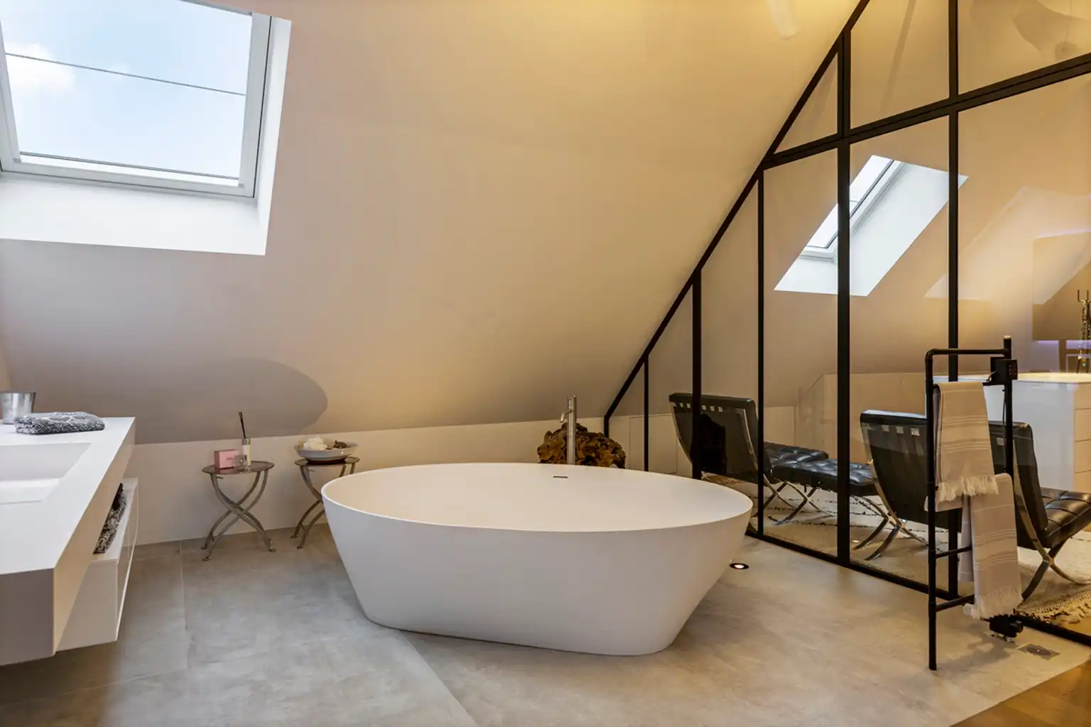 LUXUEUS EN EXCLUSIEF LANDHUIS  MET PARKTUIN.  foto 20