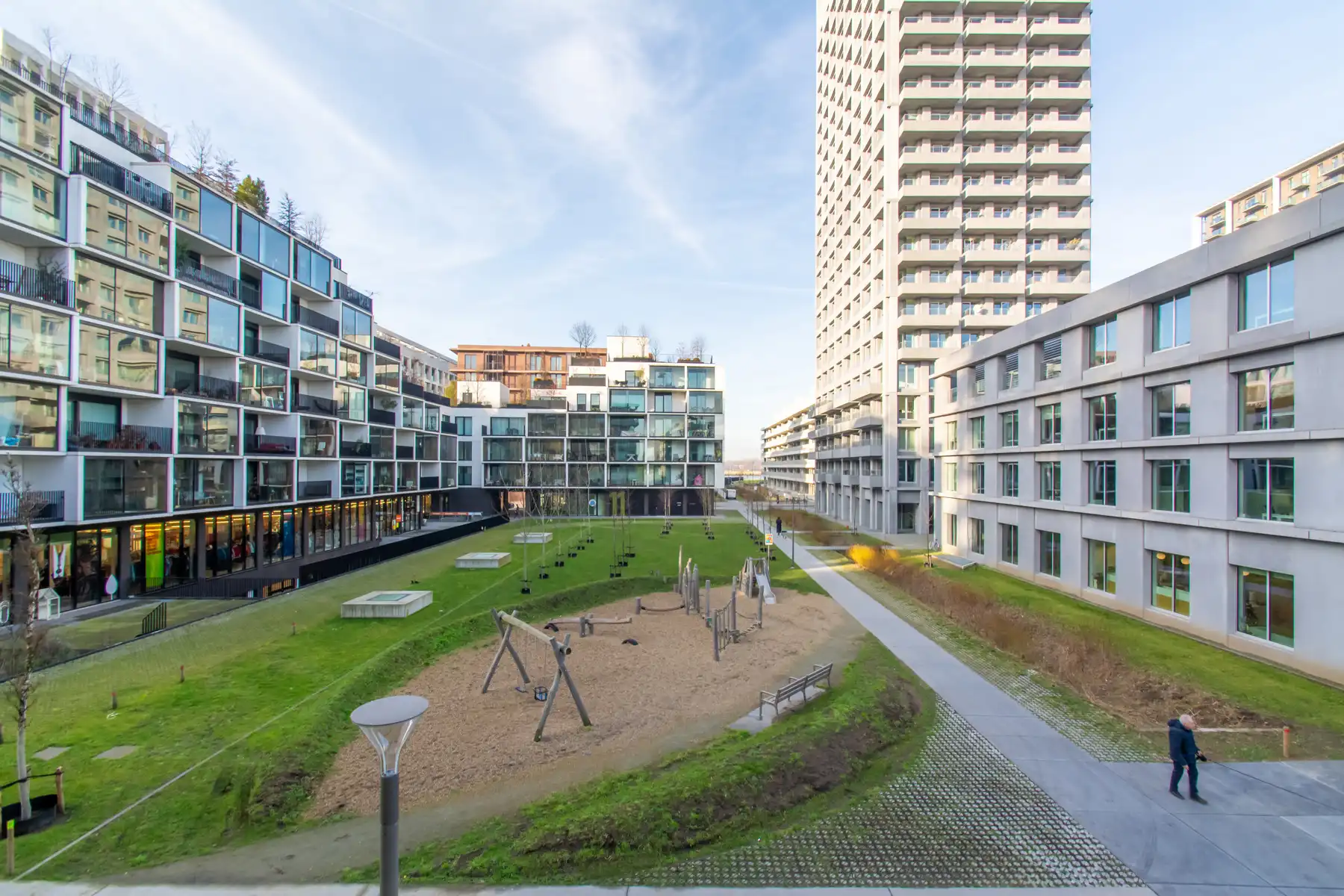 Ongemeubeld 3 slpk app. met mooi terrras foto {{pictureIndex}}