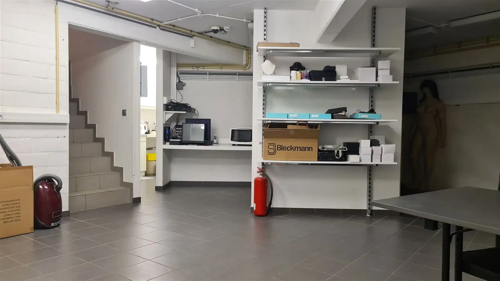 Handelsgelijksvloers op topligging! foto 11