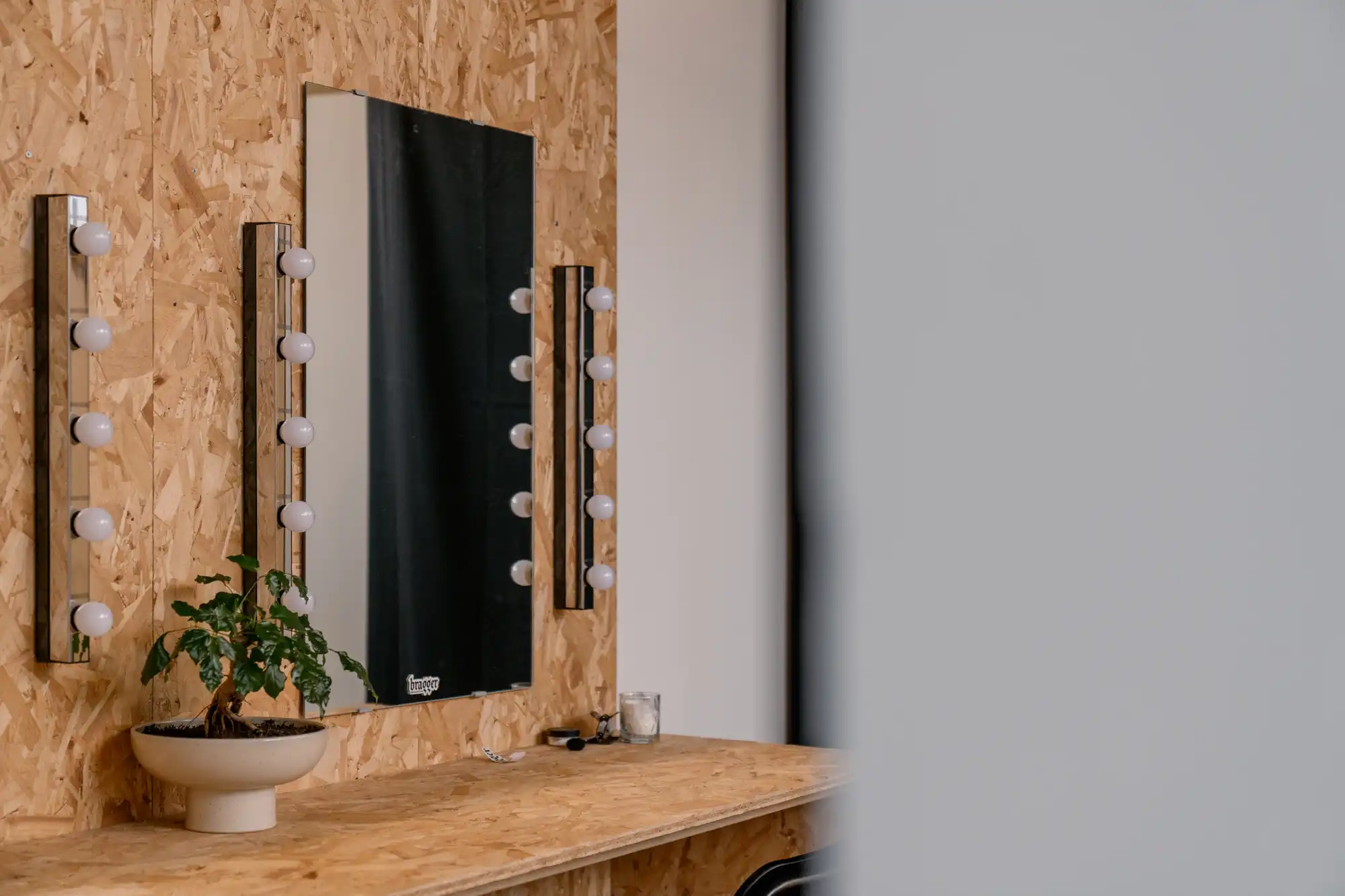 GOING NORTH: van turnzaal naar ruimte voor vorm in het voormalige Sint-Elisabethinstituut in Merksem foto 6