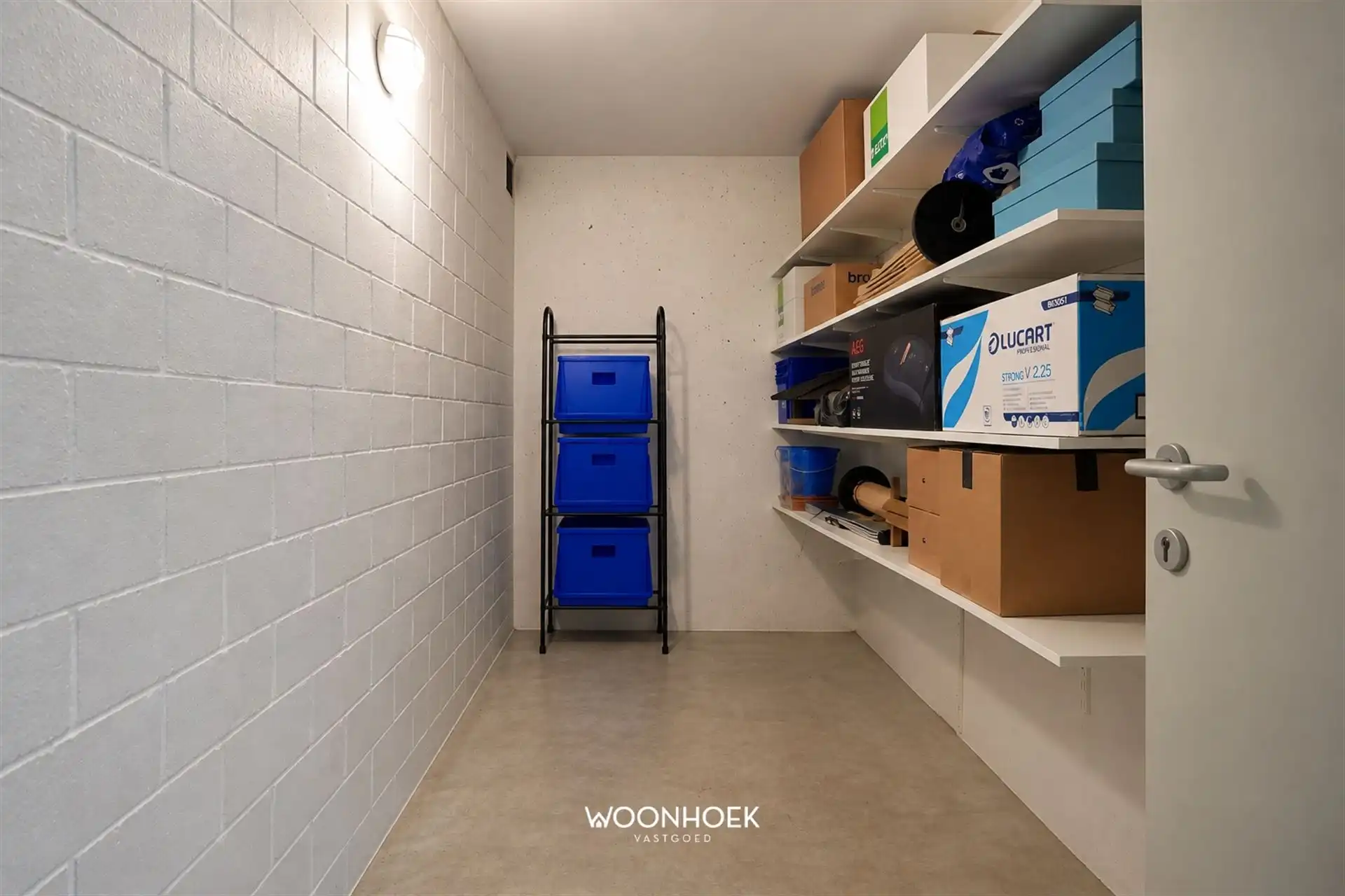 Instapklaar 2-slpk appartement met terras en staanplaats foto 20