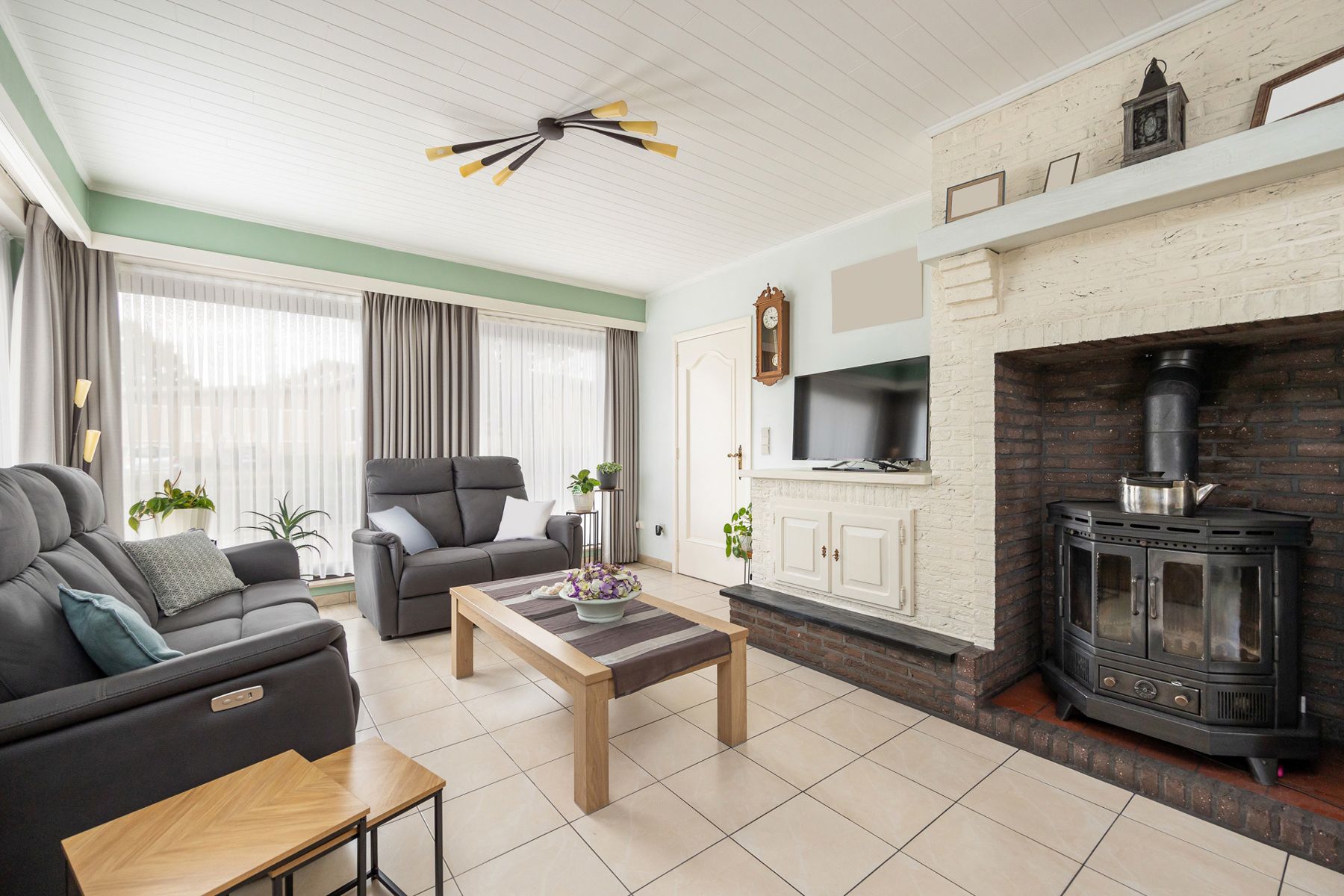 Ruime woning met 4 slks en 2 bdks op 886 m² foto 5