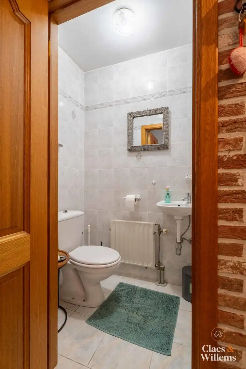 Ruime gezinswoning met 5 slaapkamers. foto 20