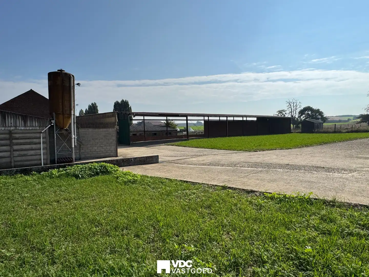 Voormalige boerderij met loods en veestal op perceel van 6.920 m² – volledig te renoveren foto 11