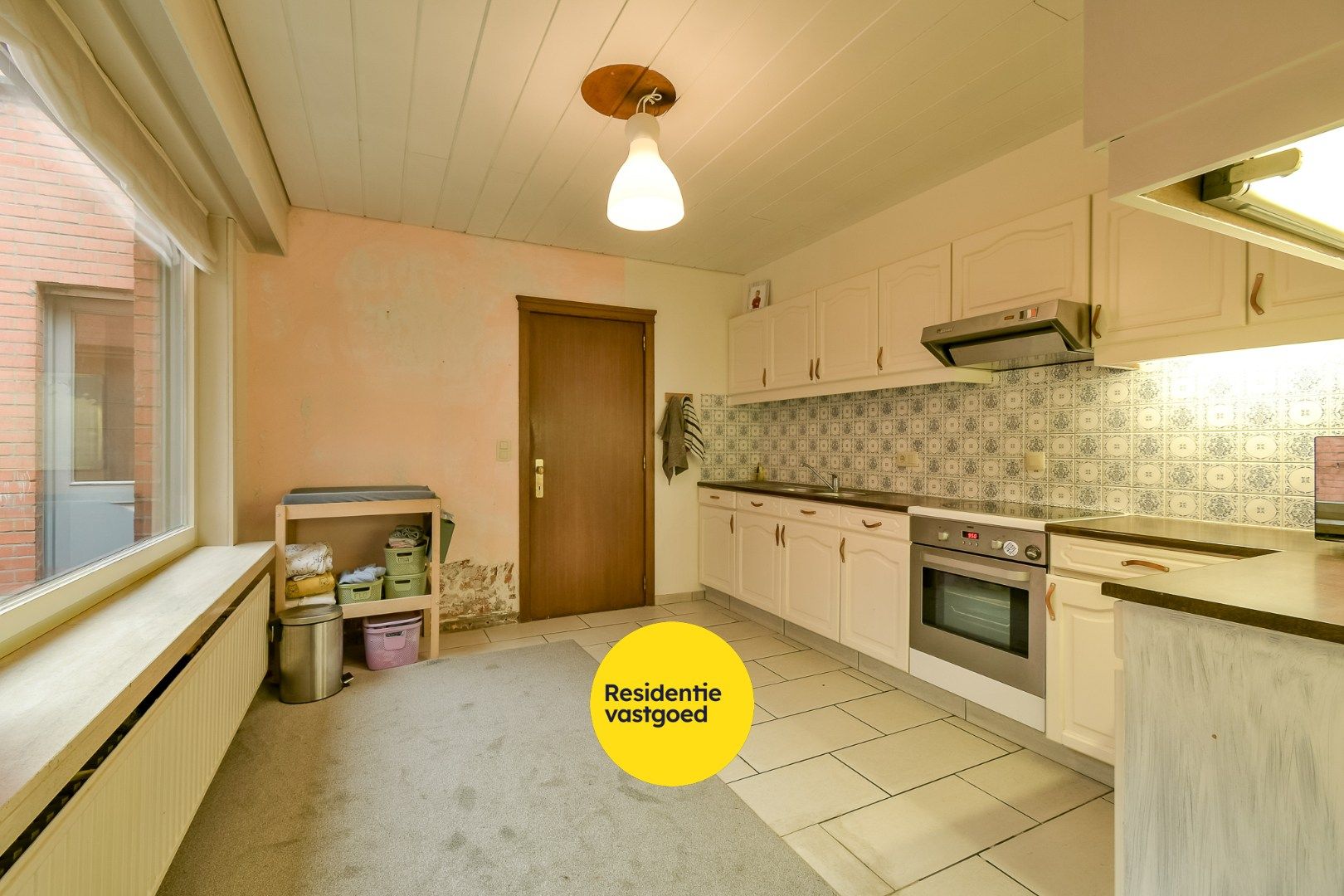 Ruime, centraal gelegen gezinswoning met dakterras en 5 slaapkamers!  foto 6