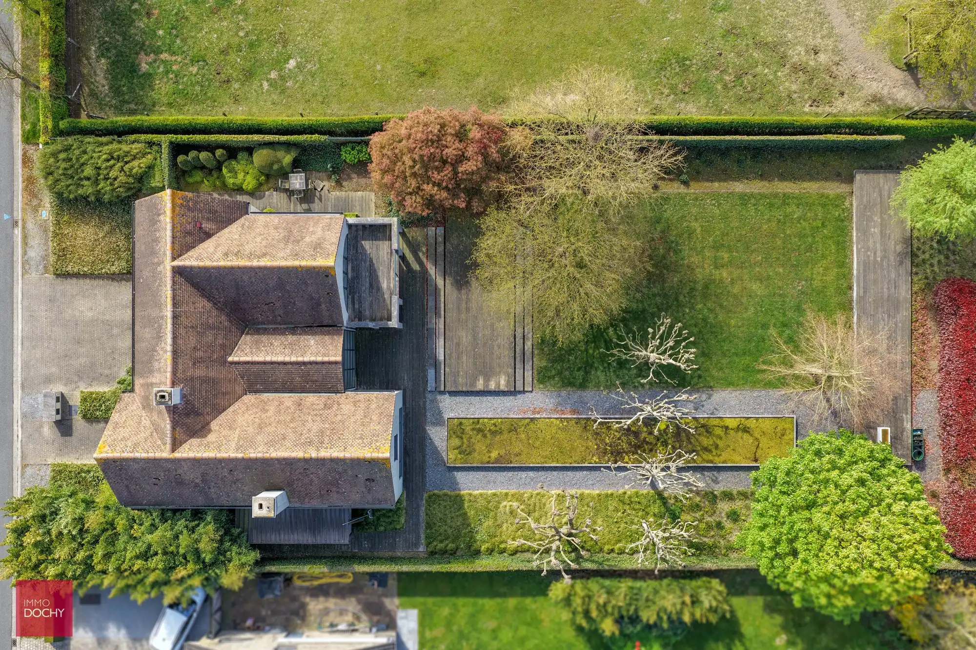 Rustig gelegen vernieuwde villa foto 6