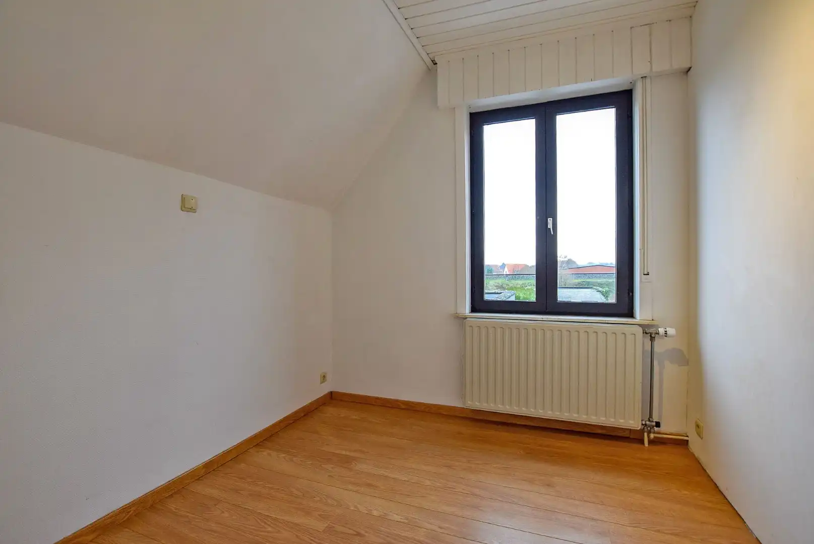 Instapklare gezinswoning met 3 slaapkamers en garage in het centrum van Diksmuide. foto 16