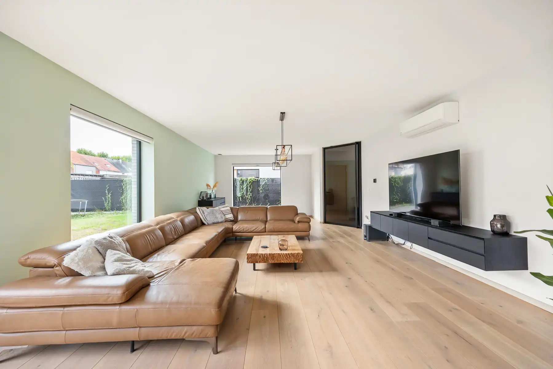 VILLA MET 4 SLAAPKAMERS, 2 BADKAMERS EN KWALITATIEF MAATWERK IN GOOREIND-WUUSTWEZEL TE KOOP foto 7
