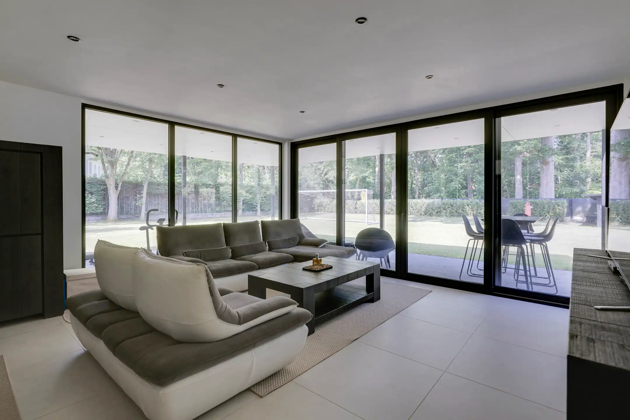 Gerenoveerde woning op een mooi perceel van ca 2.000 m² foto 11