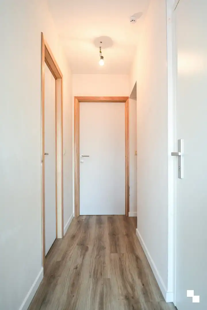 Recent tweeslaapkamer appartement in dorpskern van Sint-Eloois-Winkel foto 10
