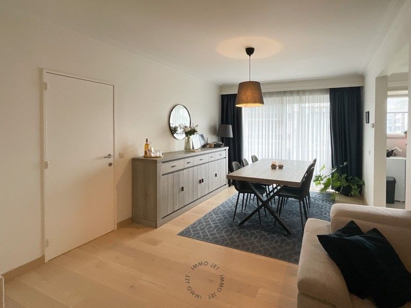Volledig vernieuwd instapklaar appartement met autostaanplaats in hartje Beveren foto 6