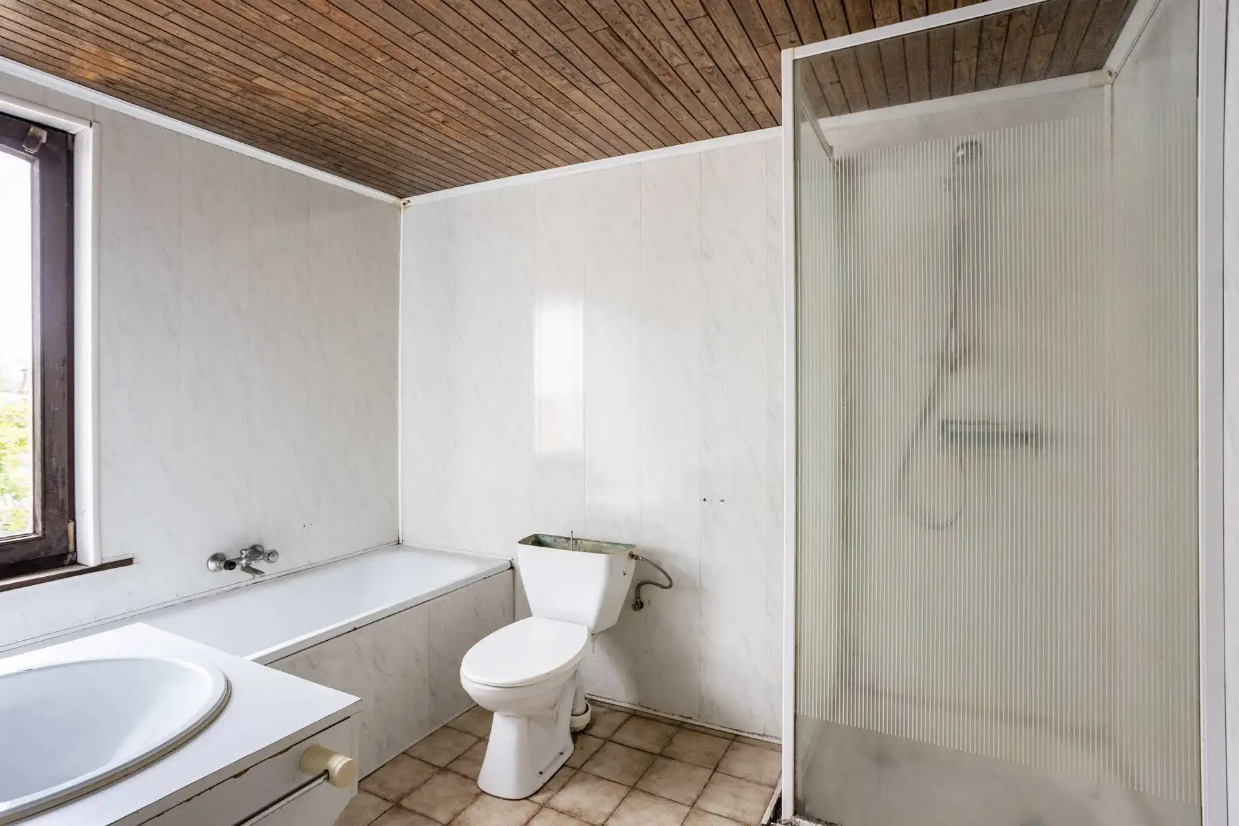 Te renoveren pand te Aaigem! foto 11