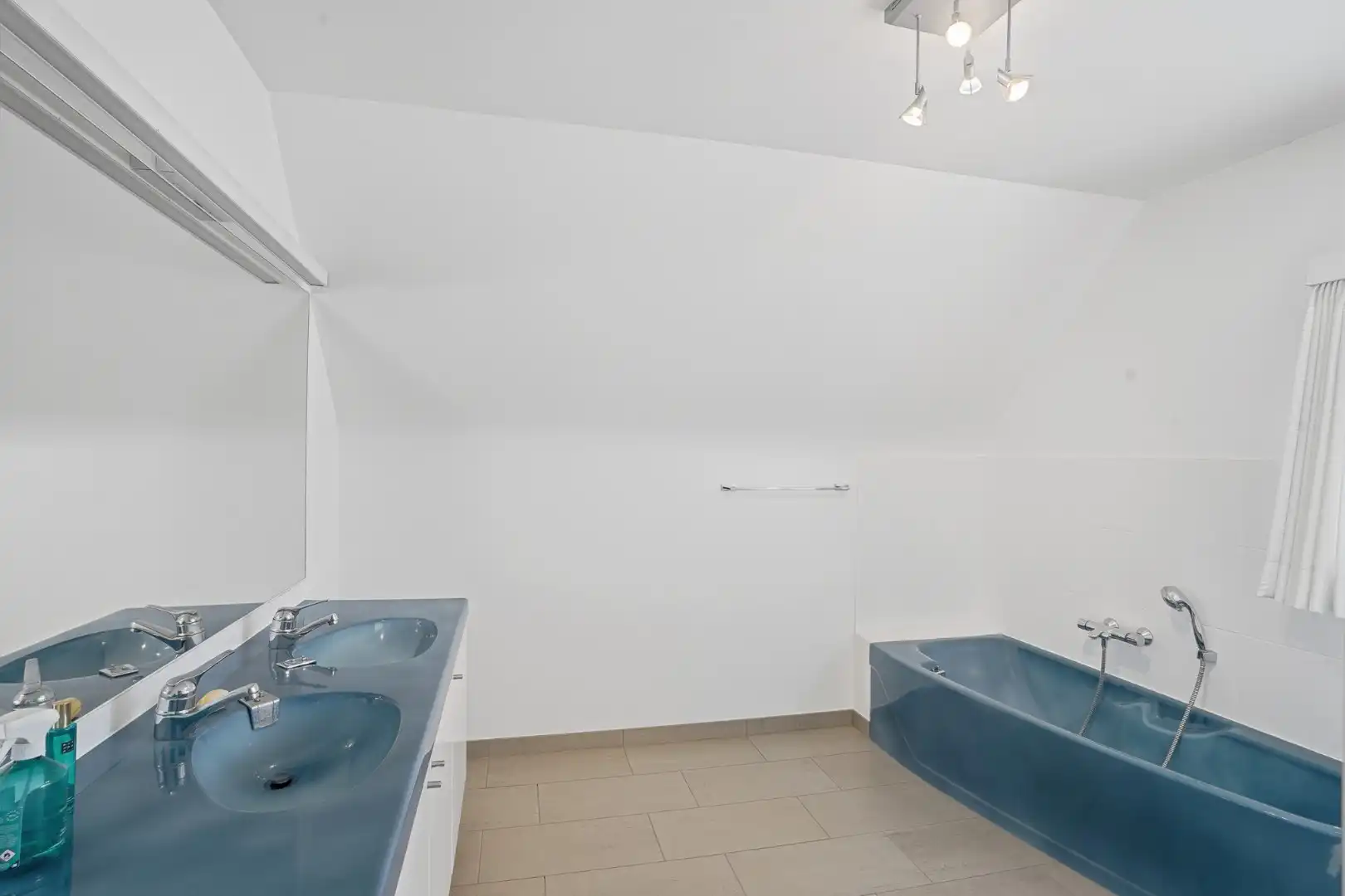 Alleenstaande woning met zonnige tuin op 980 m² foto 23