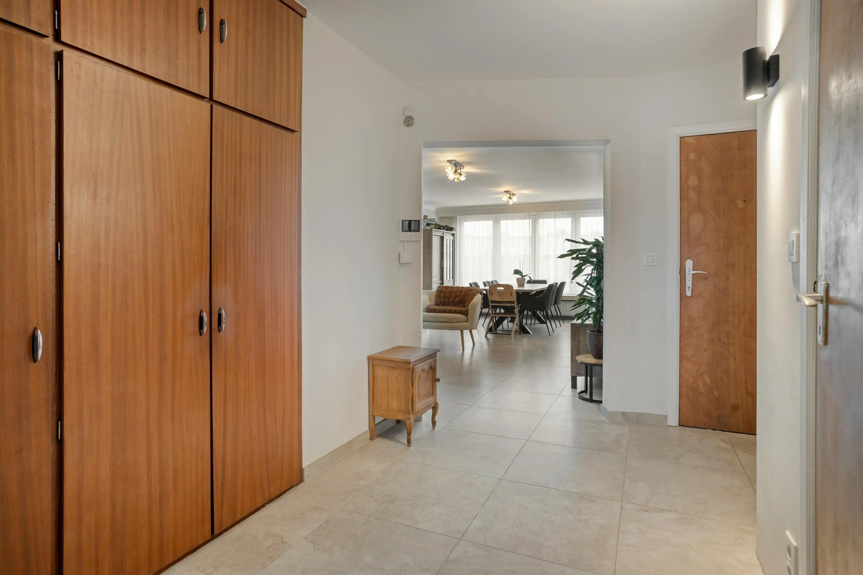 Instapklaar appartement vlakbij het Rivierenhof te koop! foto 9