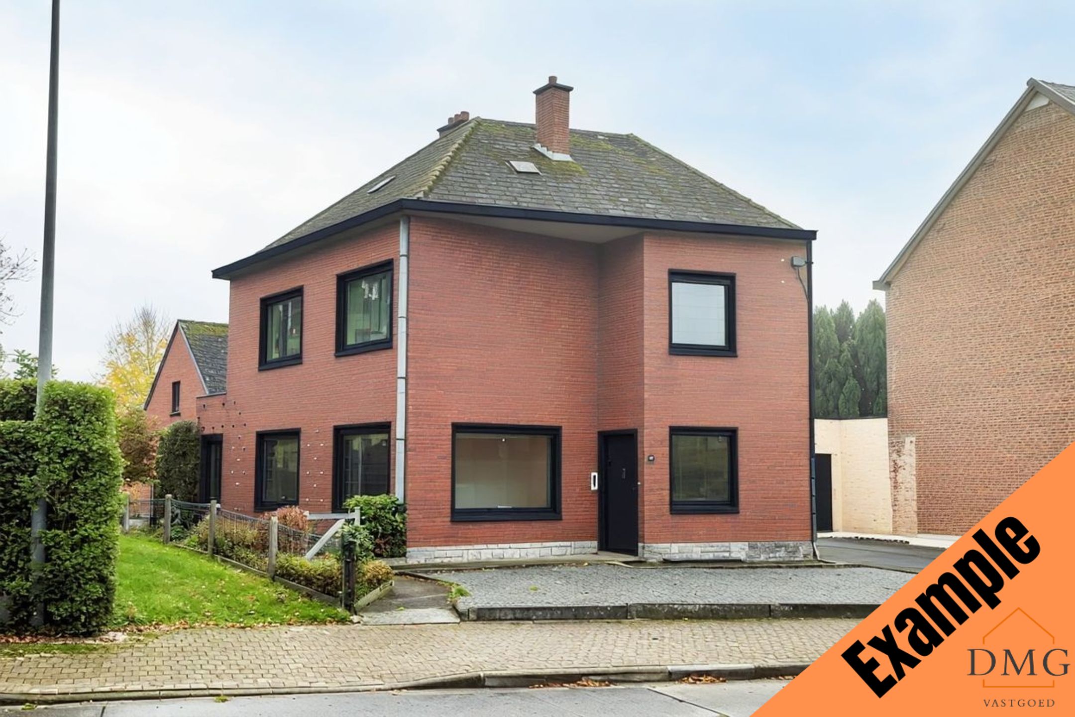 Gunstig gelegen halfopen bebouwing met garage. foto 3