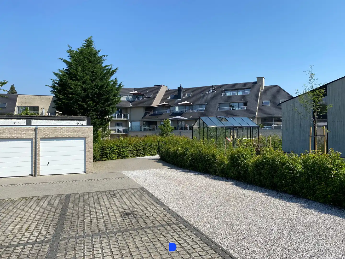 Mooi appartement met 2 terrassen in het centrum van Rumbeke. foto 8