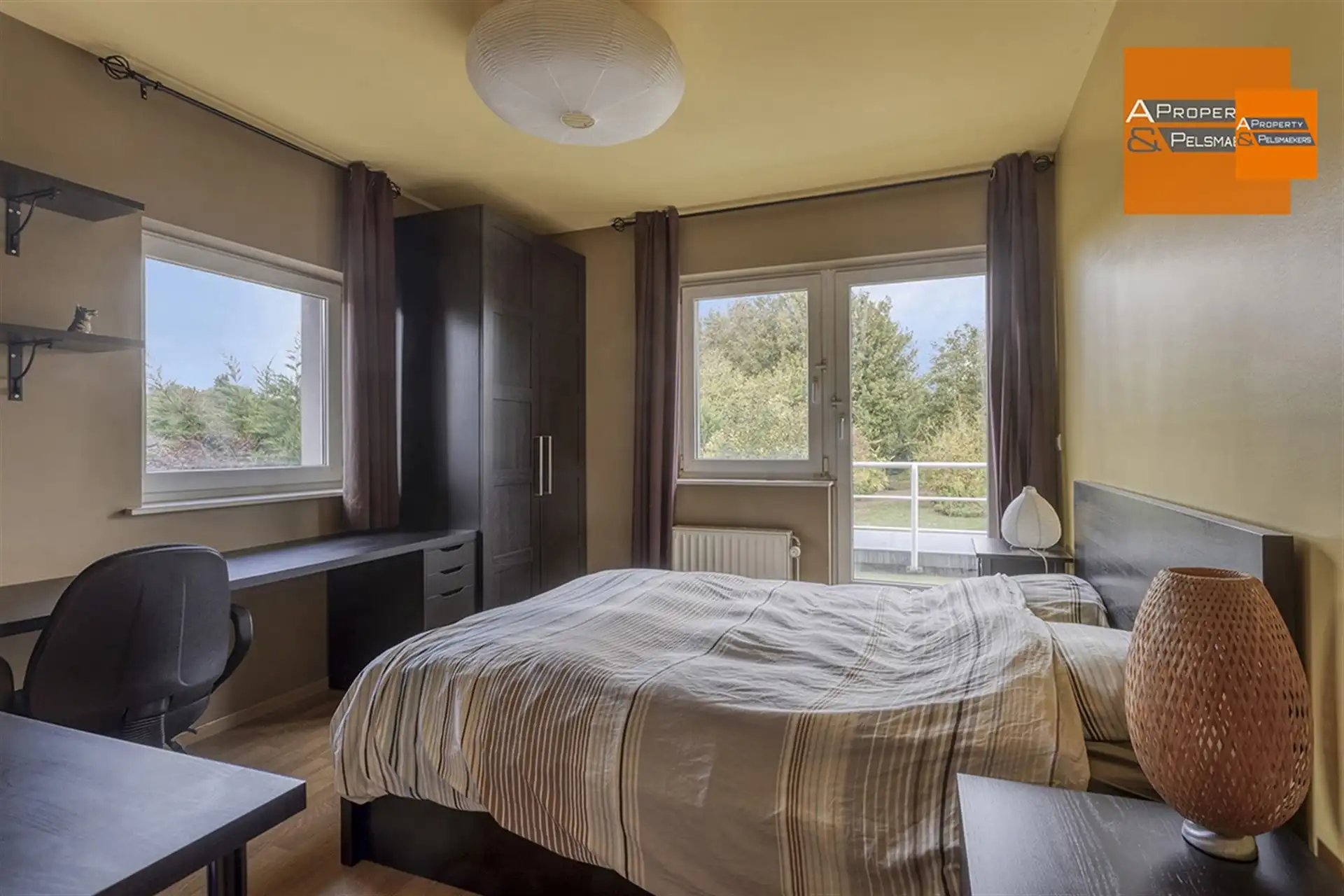 Ruime en instapklare woning met prachtige tuin in Duisburg foto 11