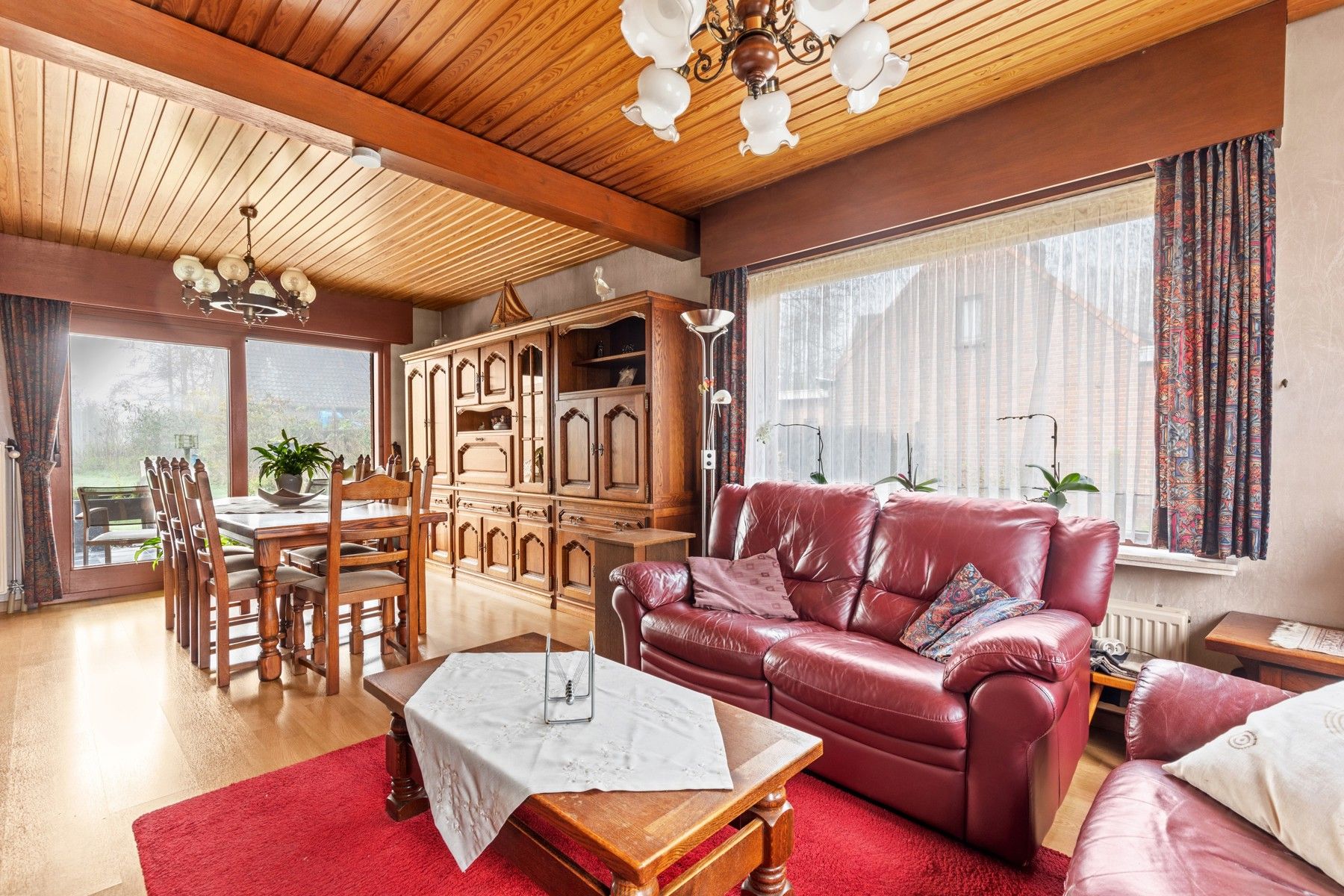 Charmante woning met mogelijkheden op een zeer ruim perceel! foto 3