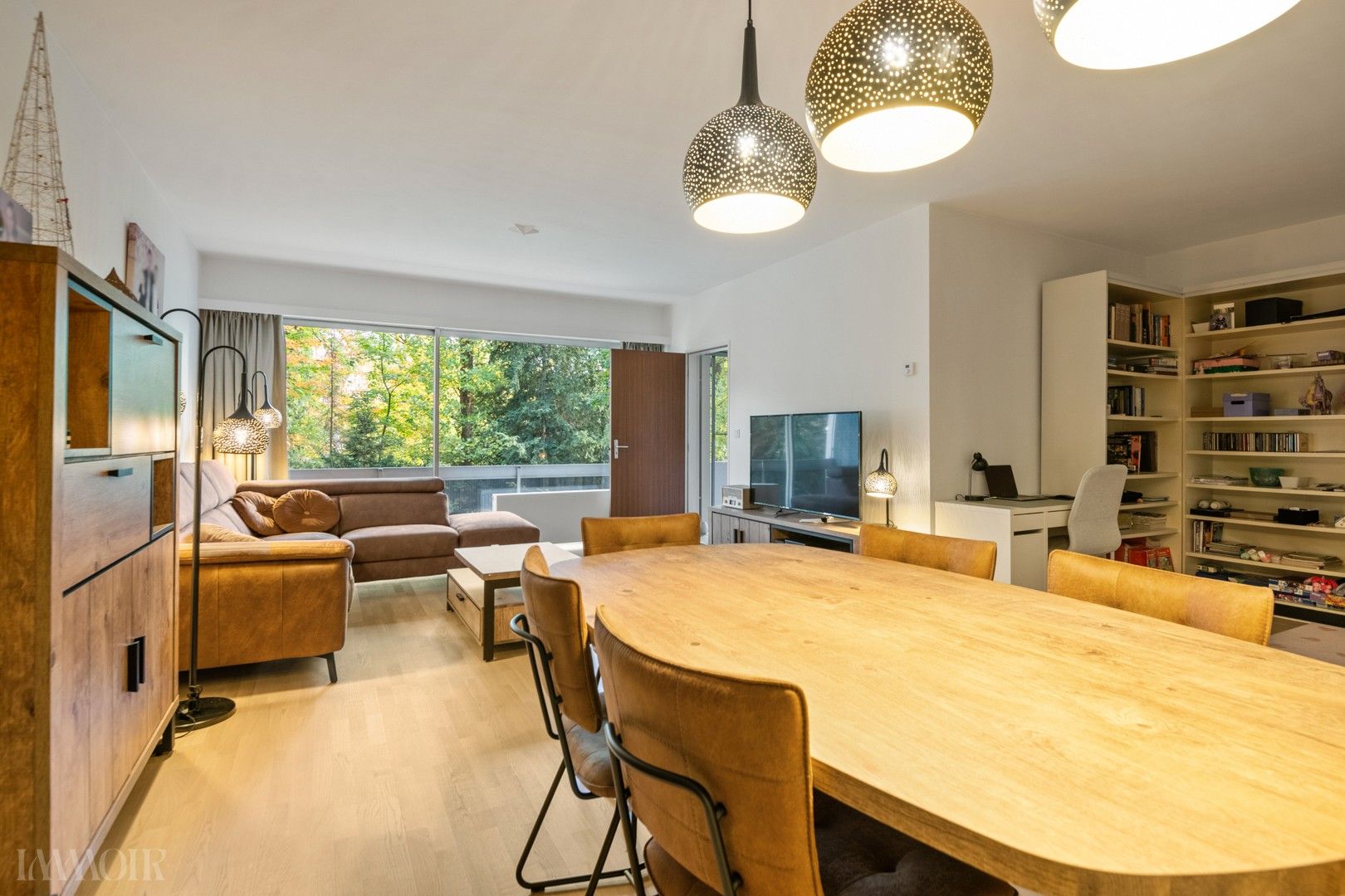 Ruim en charmant appartement op toplocatie in Kapellen. foto 4