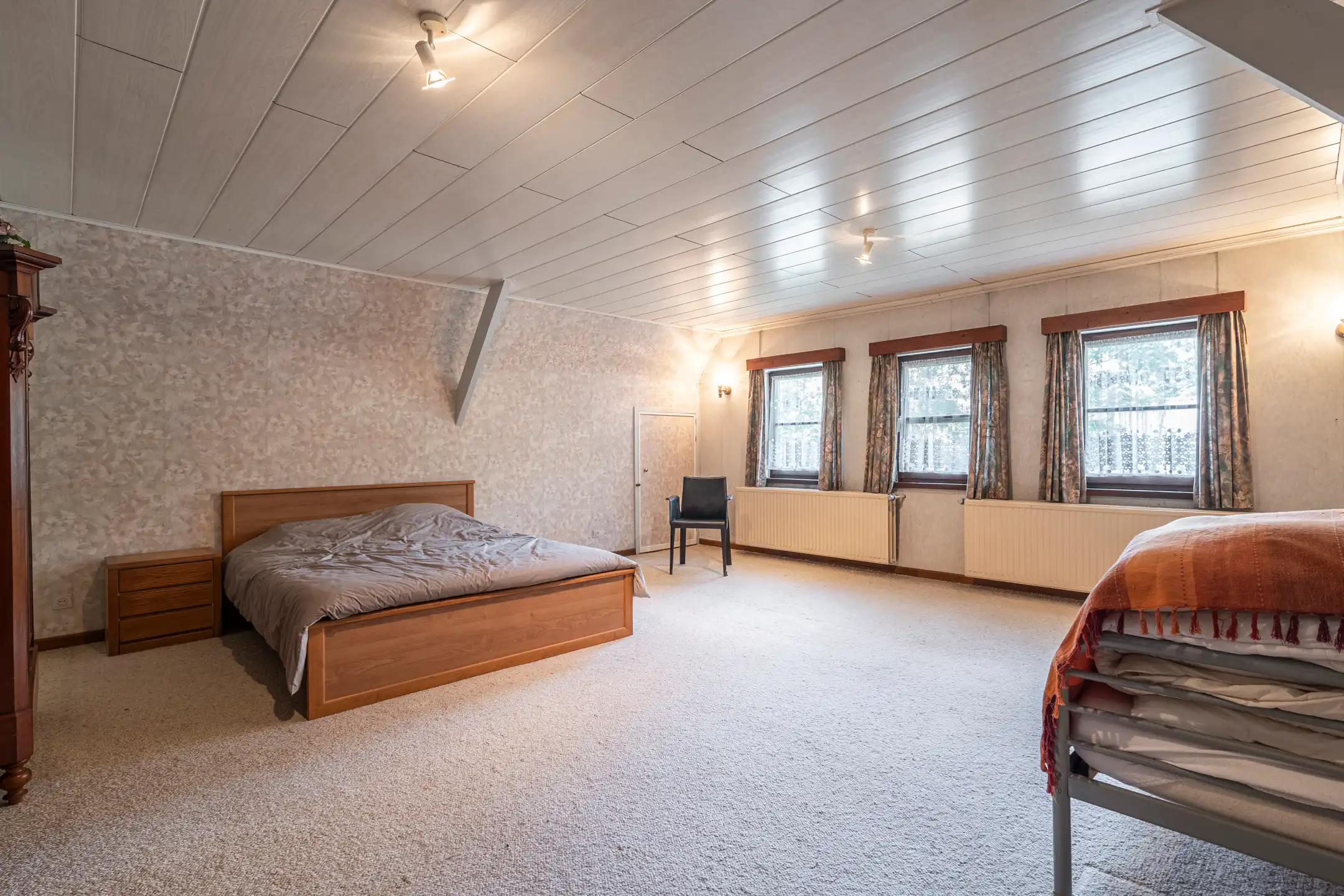 Te renoveren woning met 6 slpk. op 2.581 m² foto 14