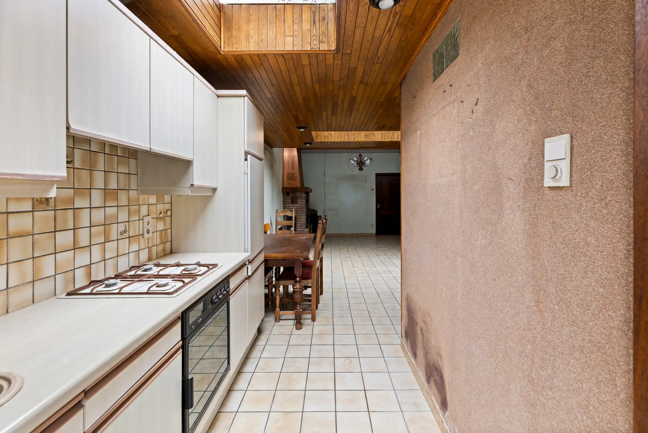 Te renoveren woning met ruime tuin in gegeerde Snoekstraat foto 5