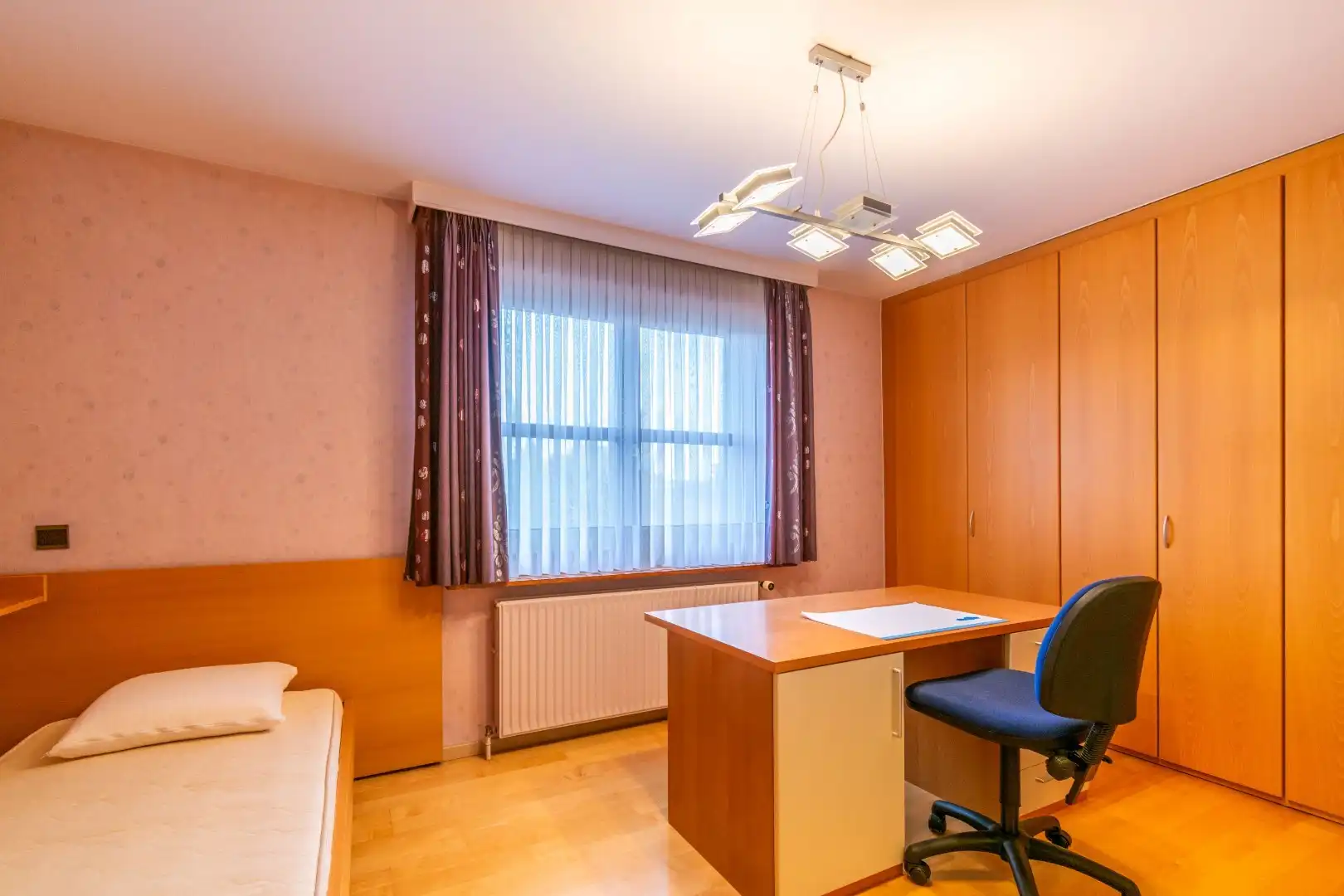 RUIME VILLA MET 6 SLAAPKAMERS OP PERCEEL 20ARE! foto 17