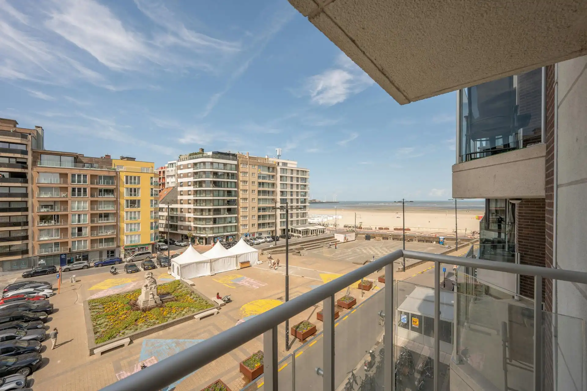 Gerenoveerd appartement met zeezicht te koop in Knokke-Heist foto 15