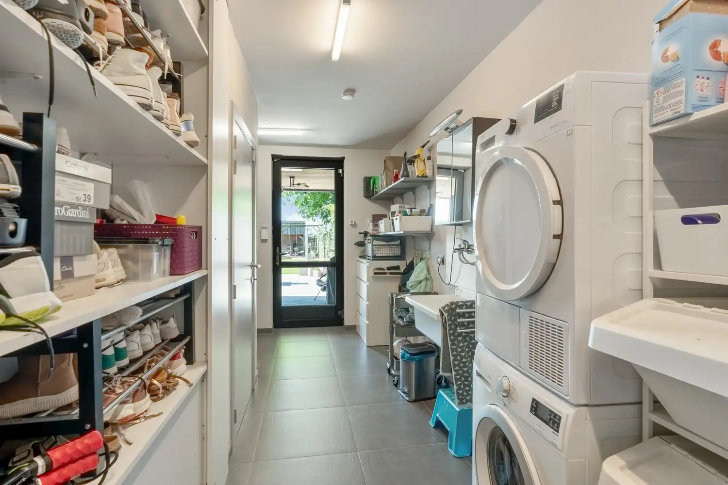 Instapklare en energiezuinige halfopen bebouwing met zuidgerichte tuin en vrij uitzicht op het groen! foto 15