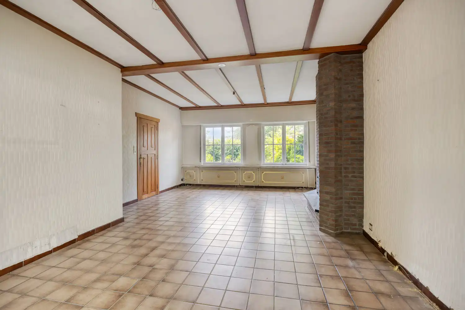Charmante te renoveren cottagewoning met 3 slaapkamers en garage op 678m2! foto 10