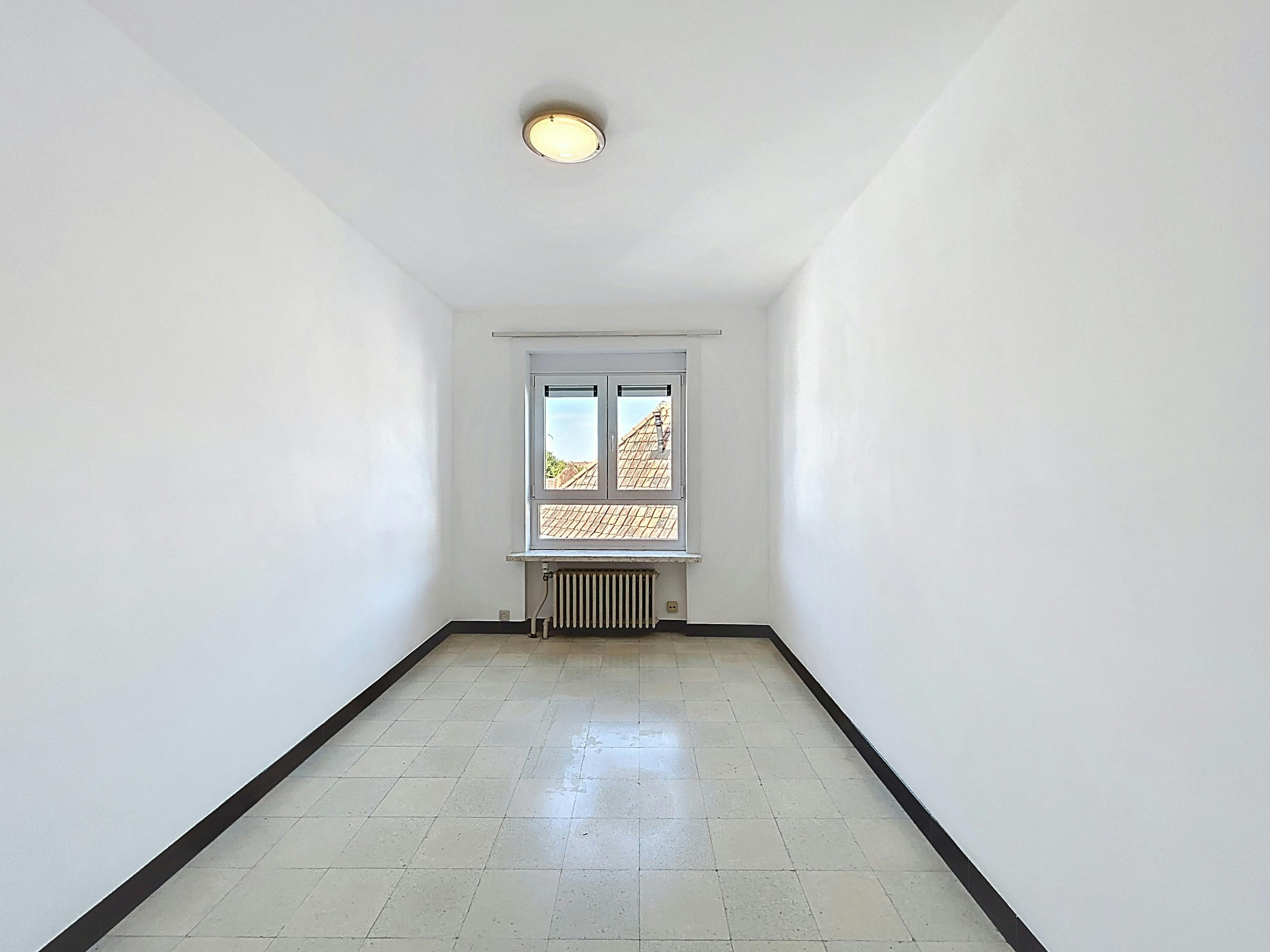 Ruim appartement met 3 kamers te huur in Kortrijk foto 13
