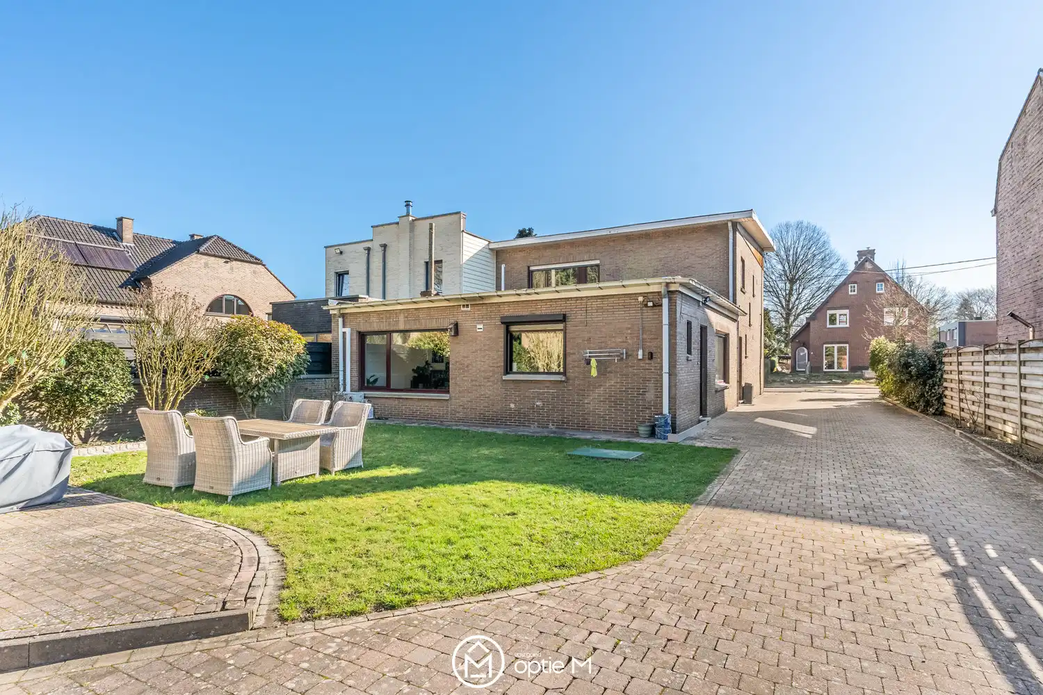 Investeringspand te koop in Genk – Twee verhuurde appartementen met onmiddellijk rendement foto 5