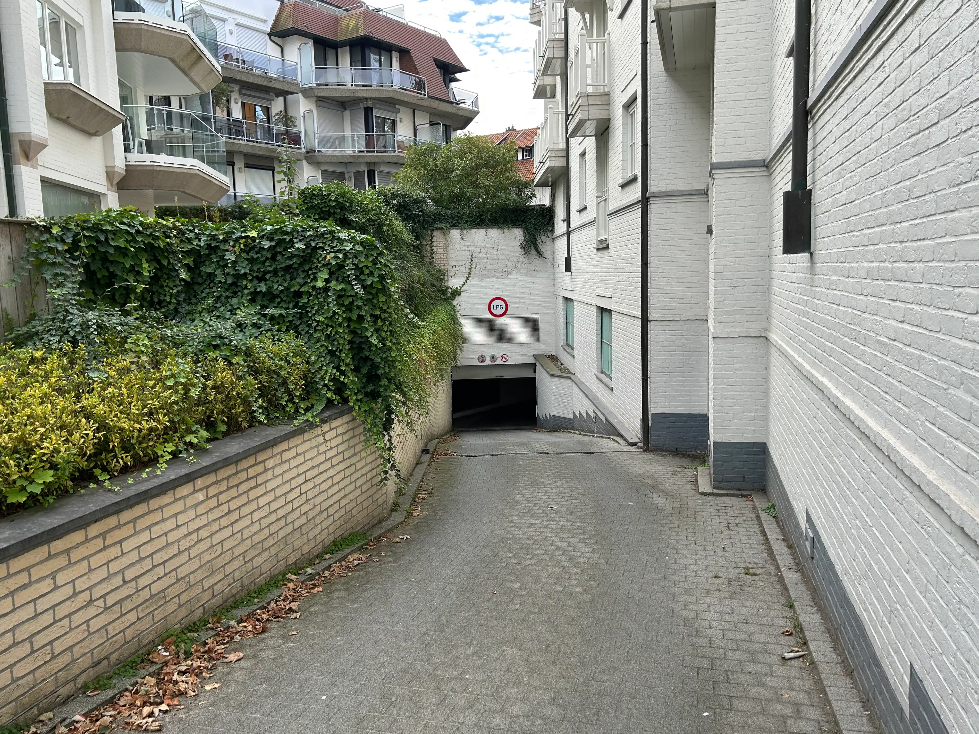 Gemakkelijk inrijbare garagebox in de Kustlaan foto 3